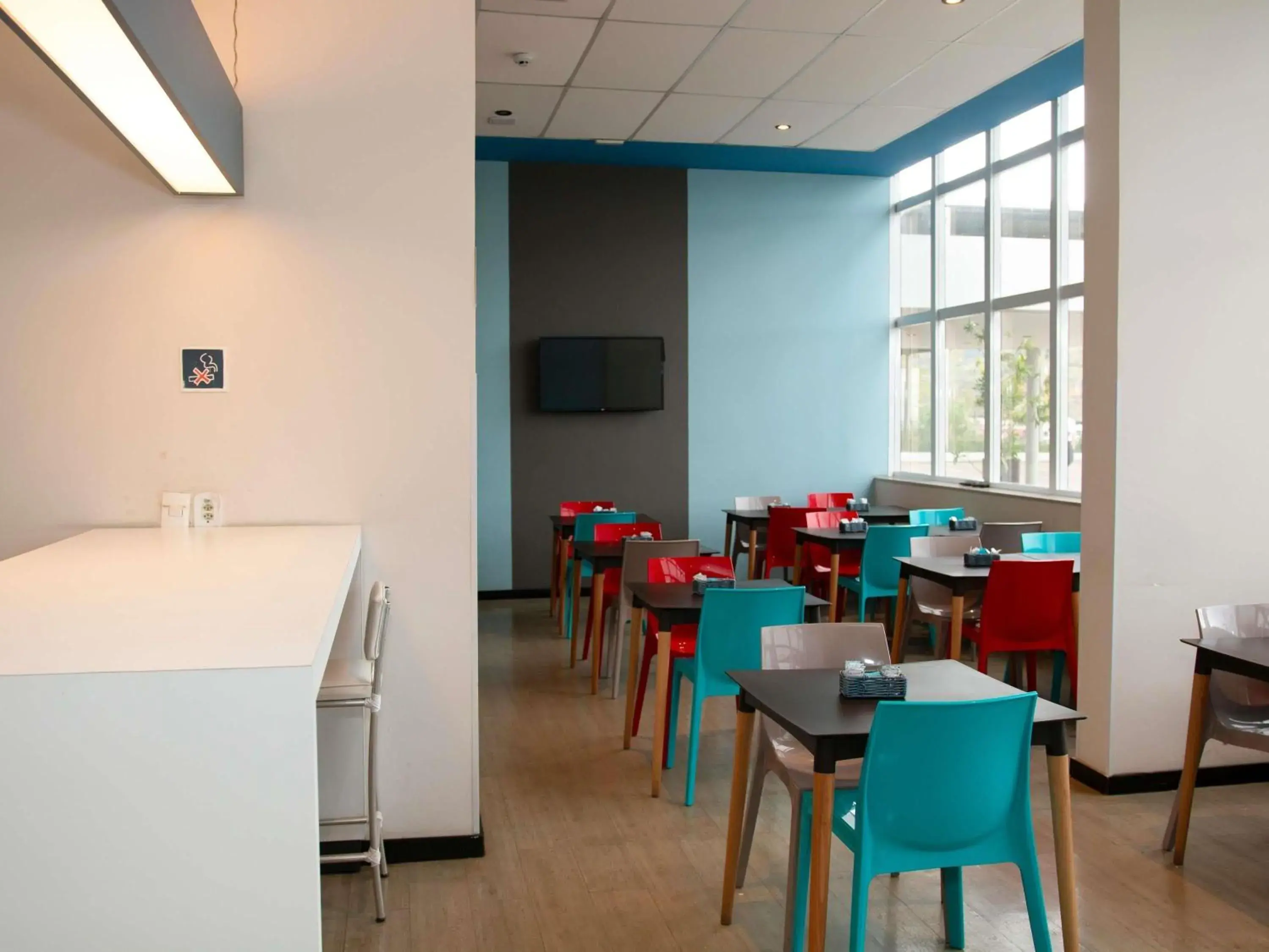 Restaurant/places to eat in ibis budget Manhuaçu Restaurant/places to eat in ibis budget Manhuaçu