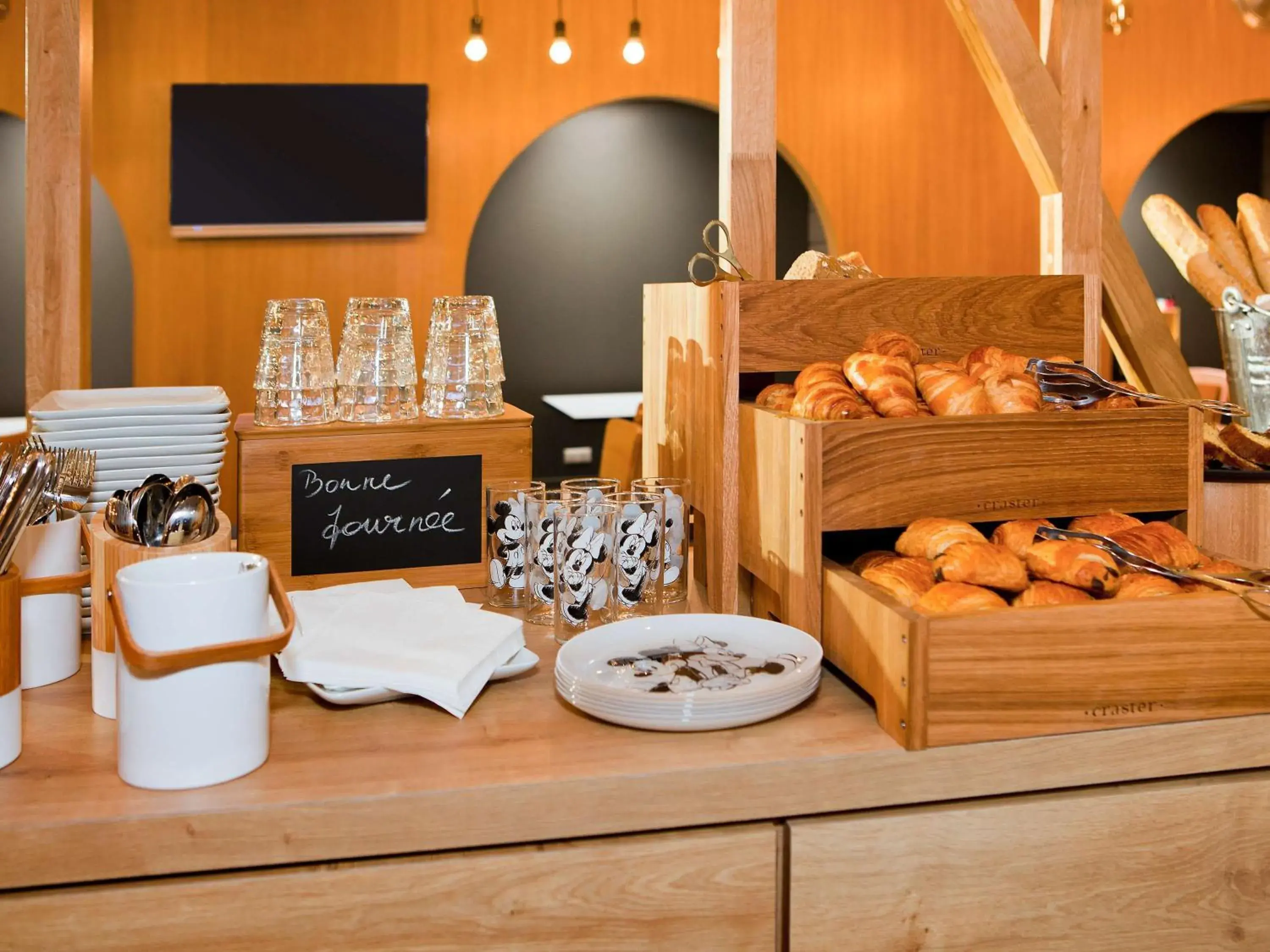 Restaurant/places to eat in ibis Styles Chalons en Champagne Centre Restaurant/places to eat in ibis Styles Chalons en Champagne Centre