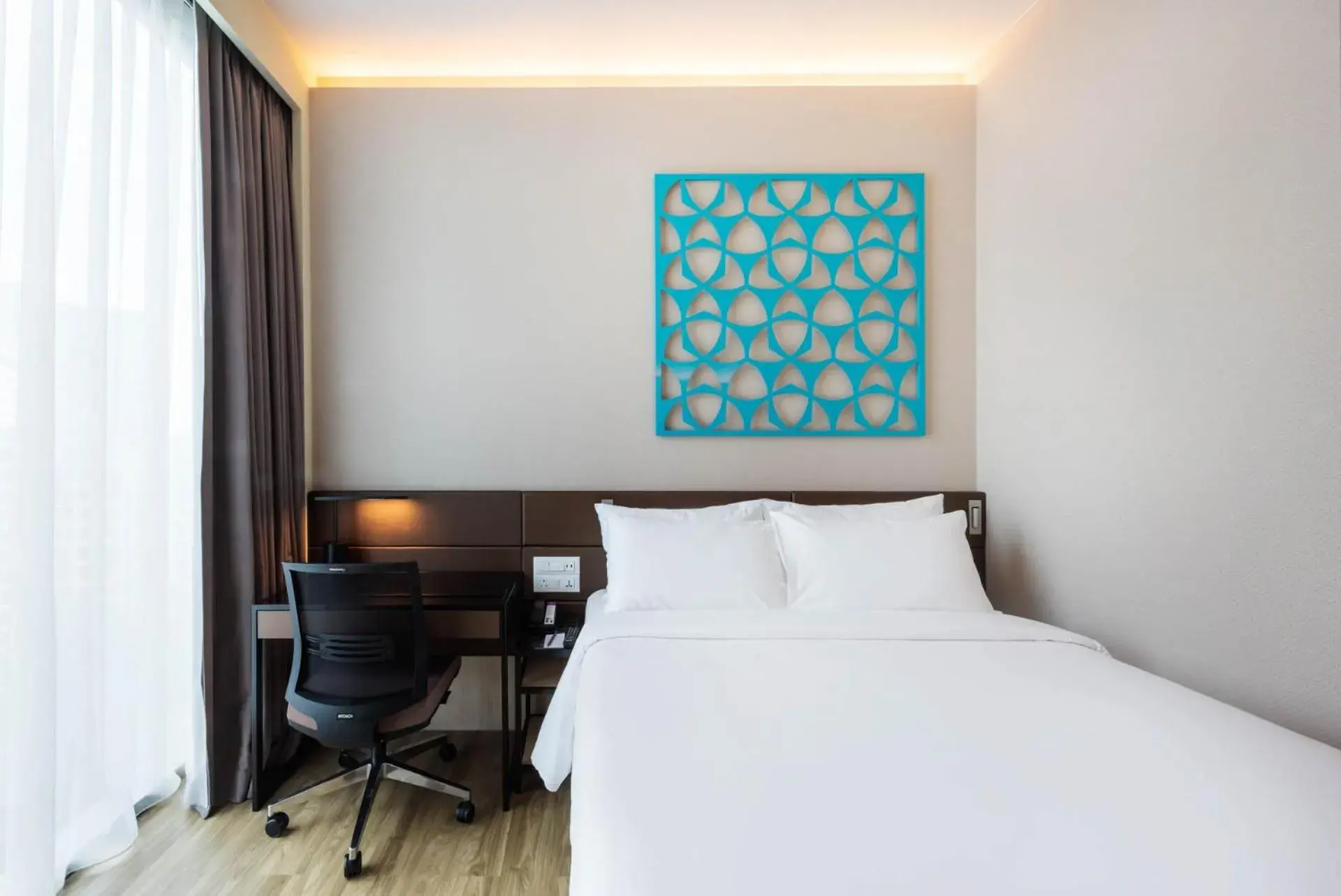 Bedroom, Bed in Mercure Singapore On Stevens Bedroom, Bed in Mercure Singapore On Stevens