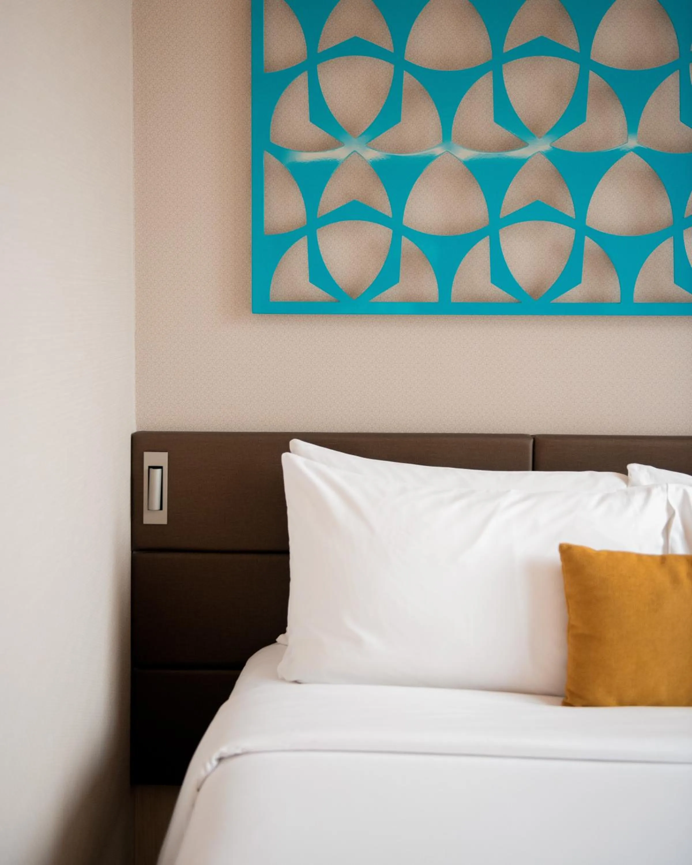 Bedroom, Bed in Mercure Singapore On Stevens