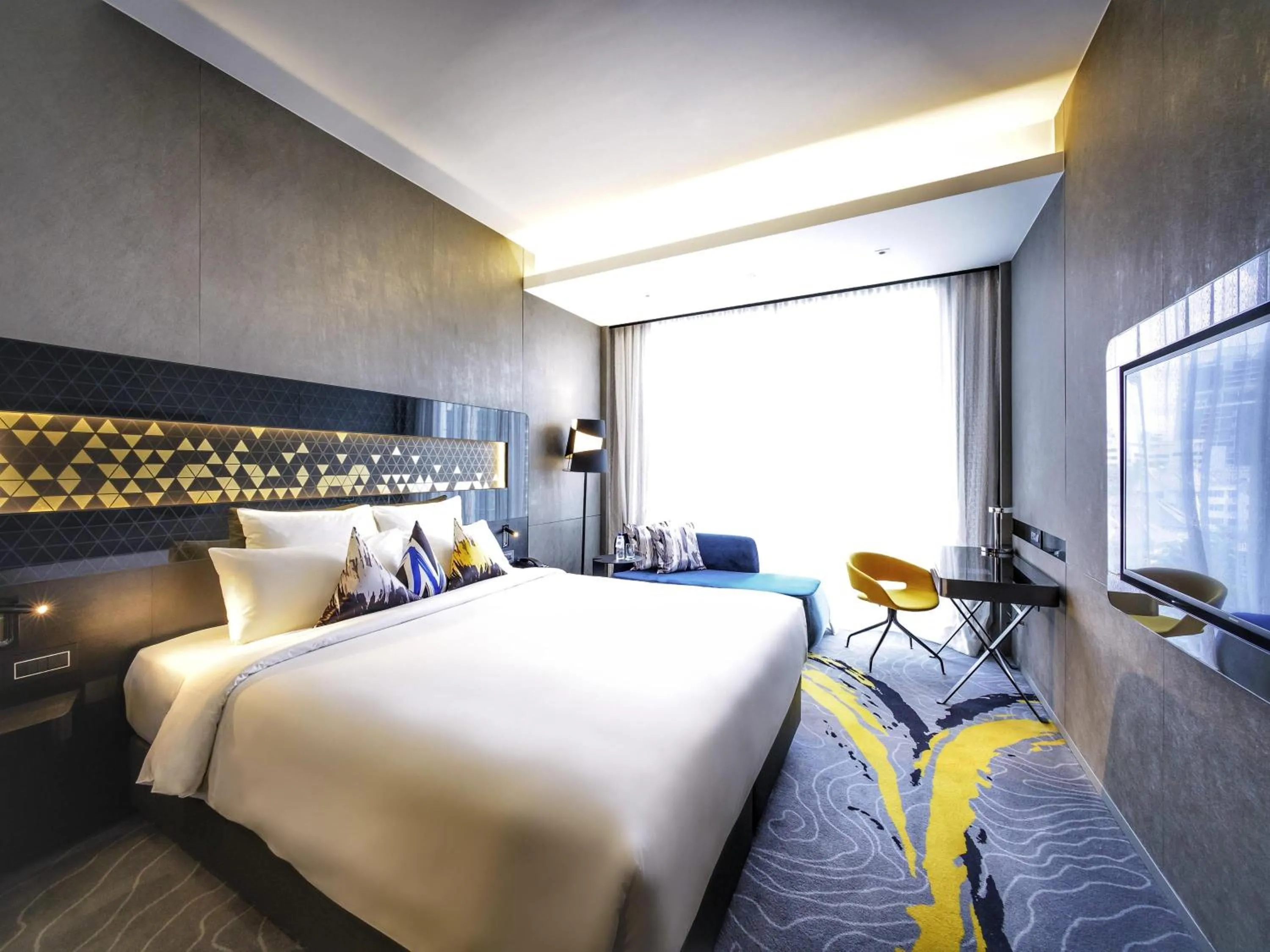 Bedroom, Bed in Novotel Singapore On Stevens