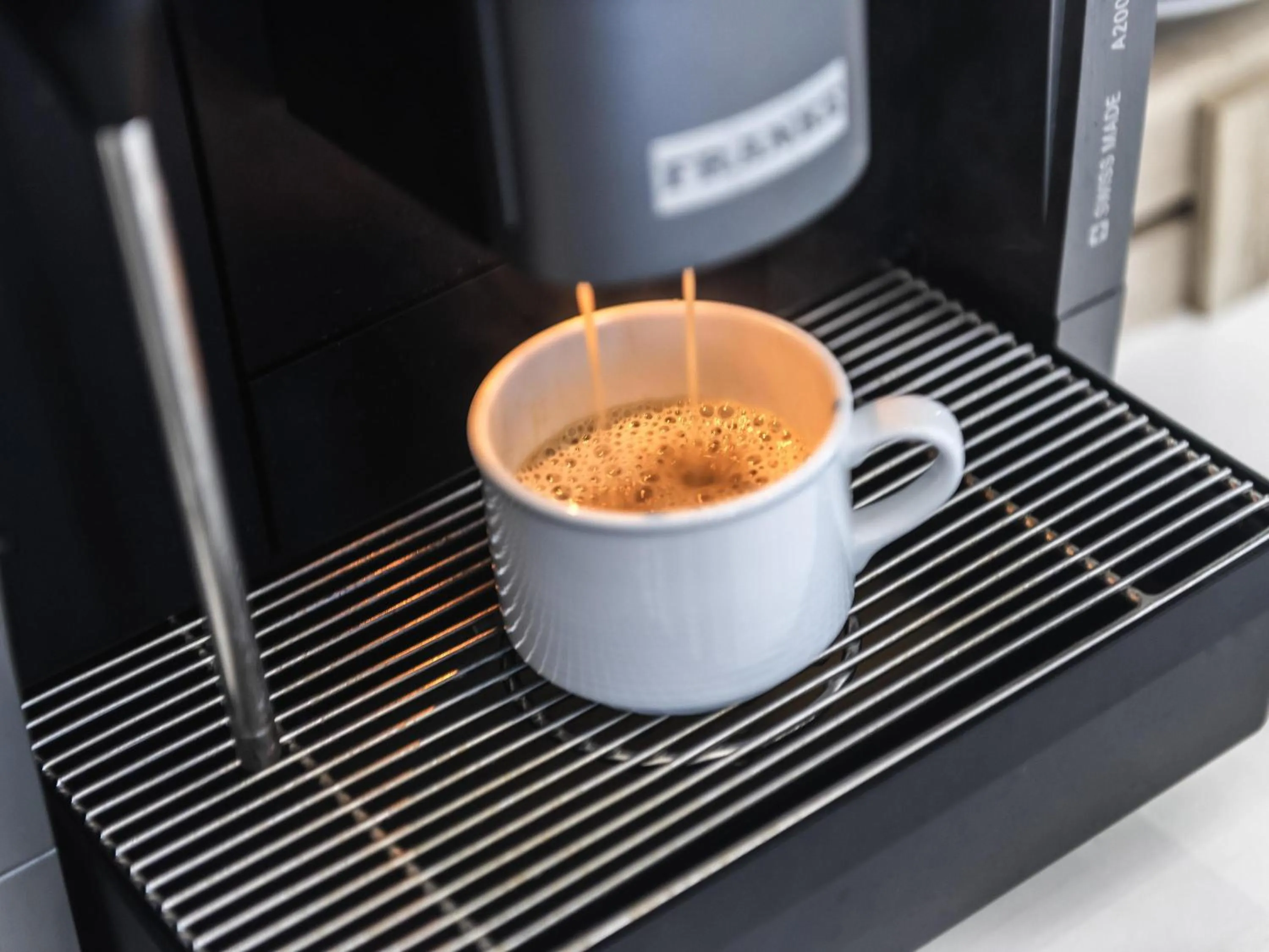 Restaurant/places to eat in Novotel Singapore On Stevens