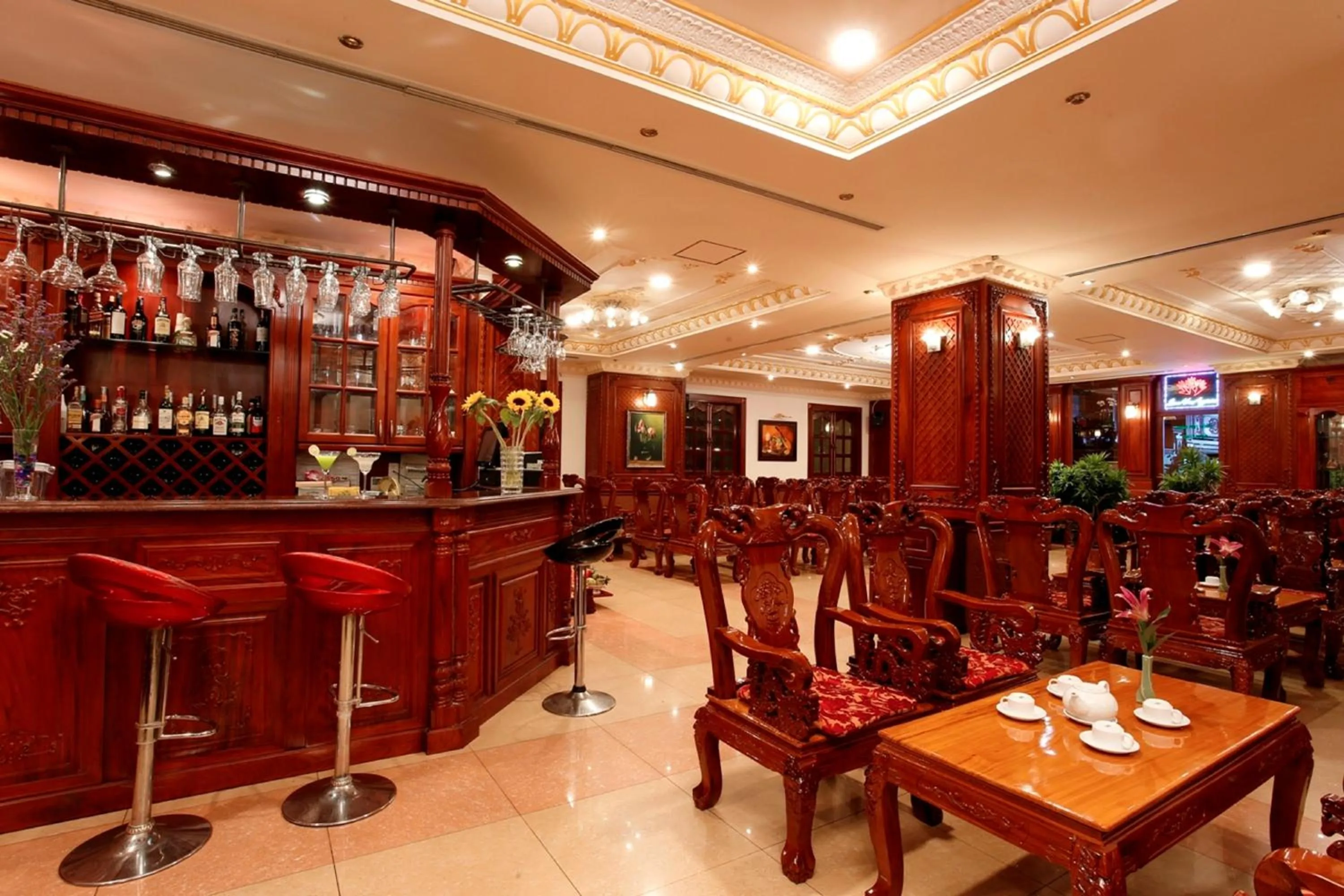 Lounge or bar in New Pacific Hotel