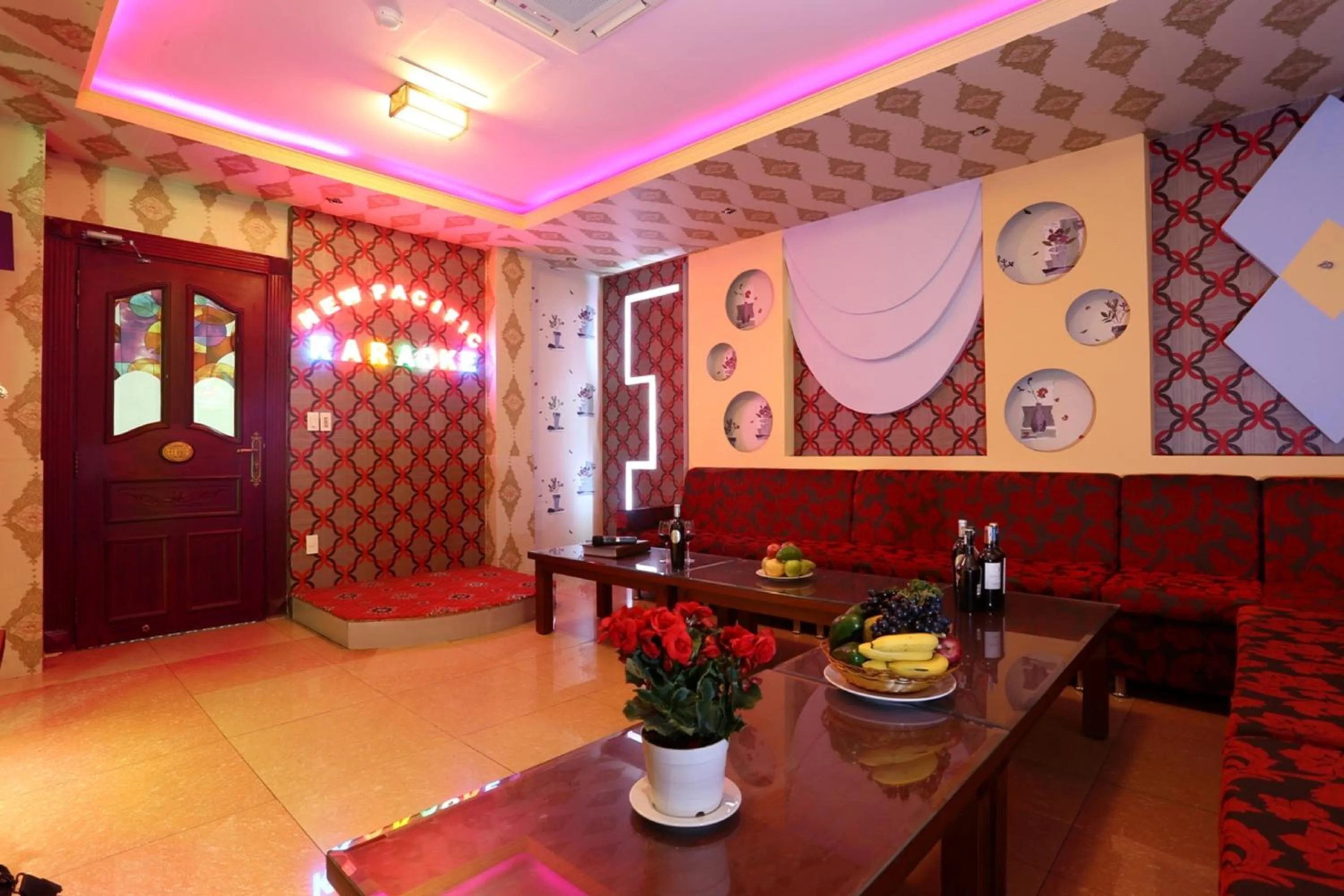 Communal lounge/ TV room in New Pacific Hotel