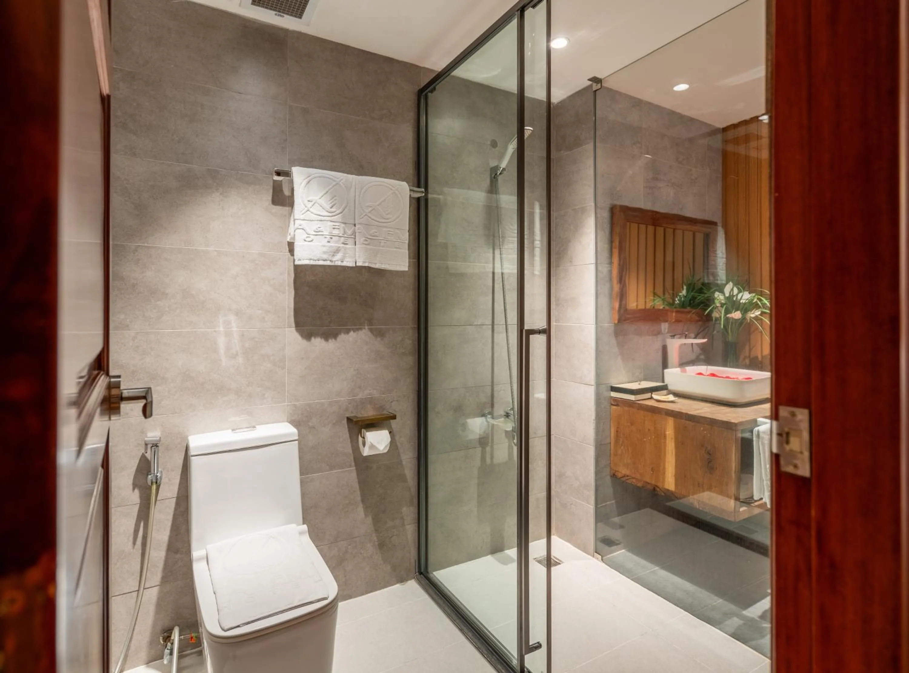 Shower in A&EM Art Hotel