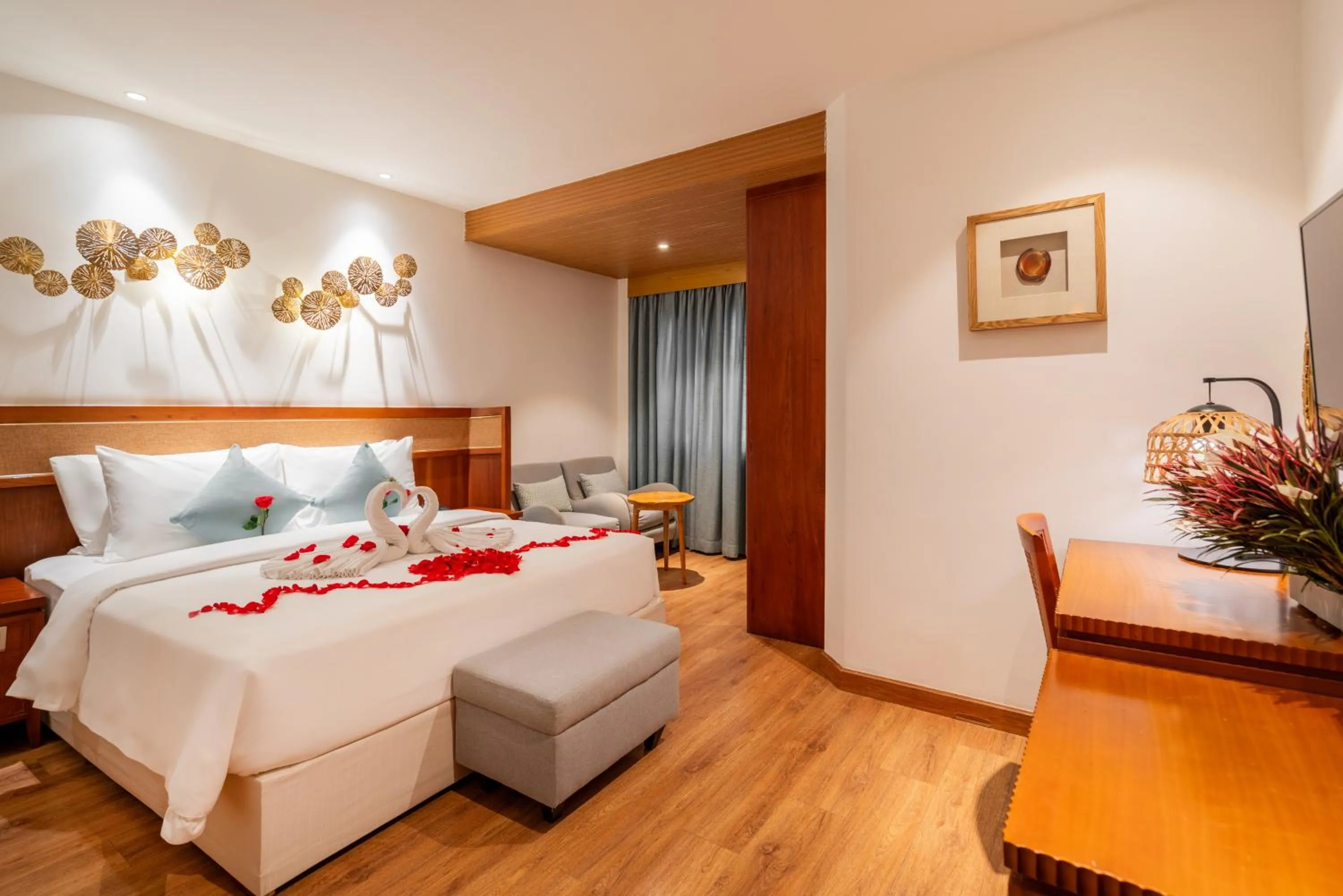 Photo of the whole room, Bed in A&EM Art Hotel