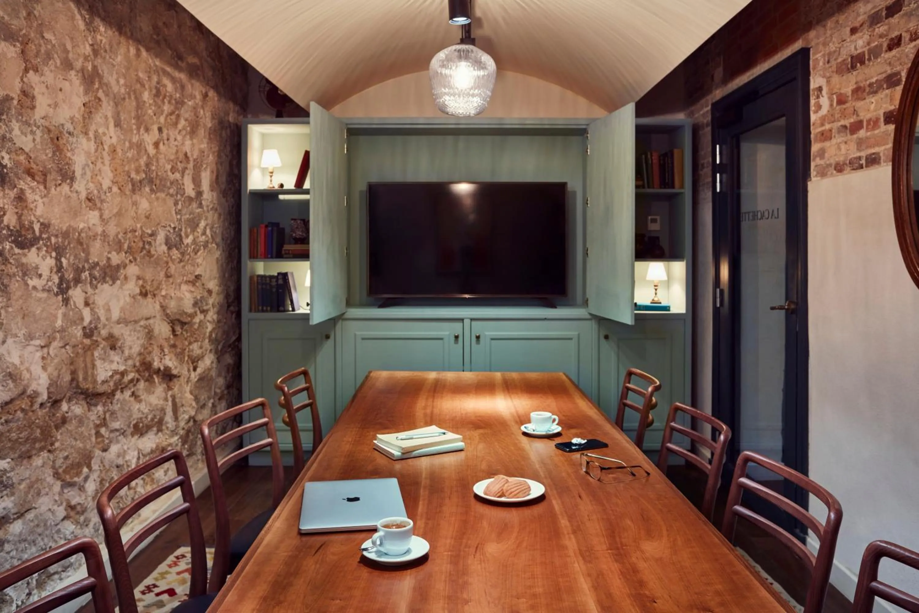 Business facilities in The Hoxton, Paris