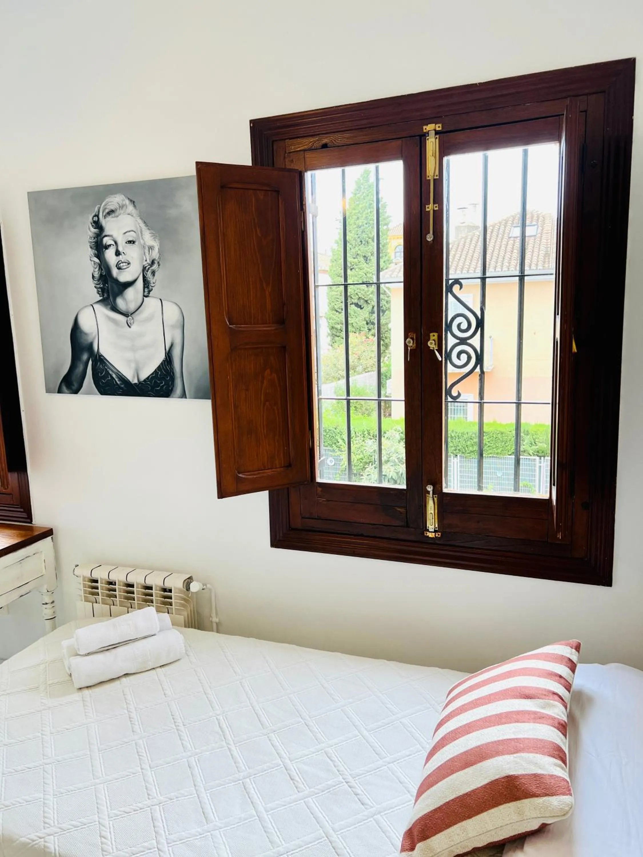 Photo of the whole room, Bed in Hotelito Suecia