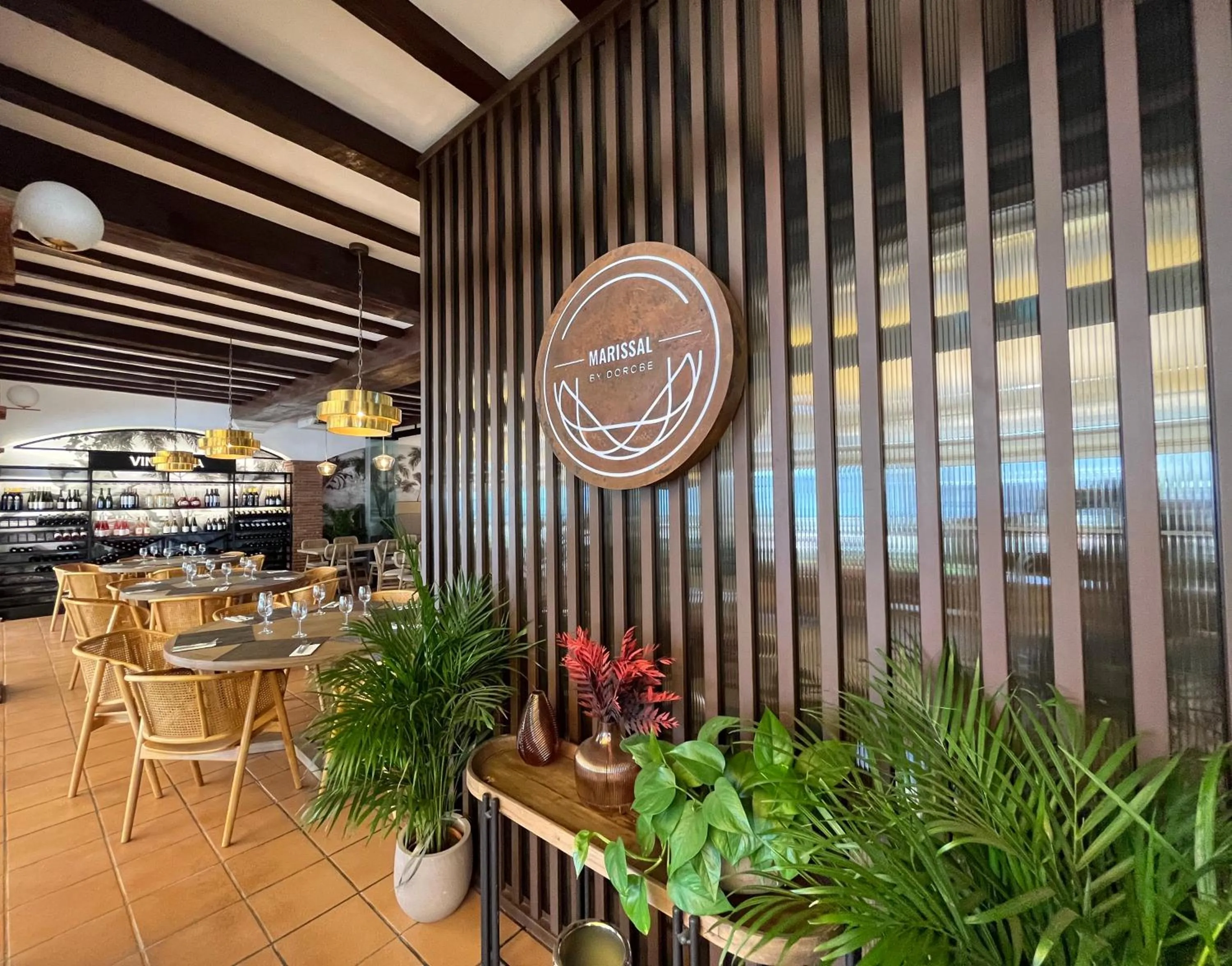 Restaurant/places to eat in Hostal Marissal by Dorobe