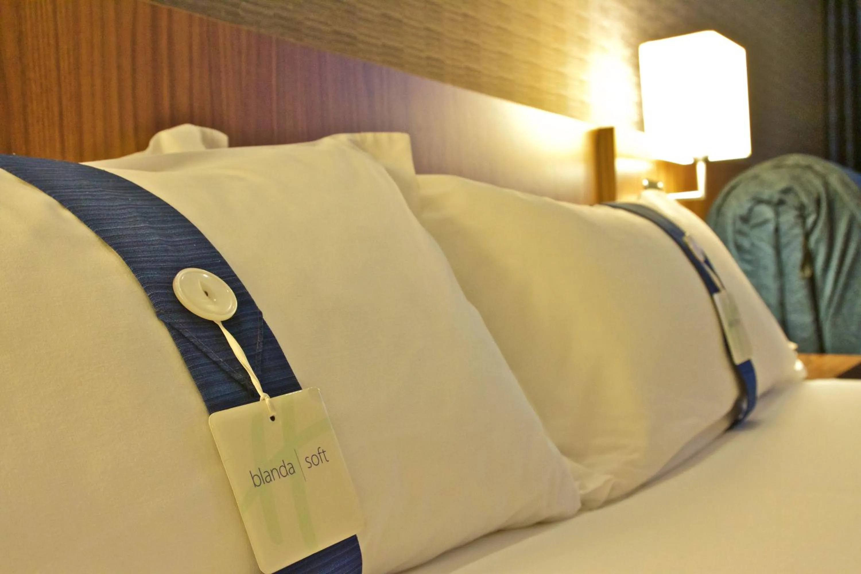 Bed in Holiday Inn Express Campo de Gibraltar-Barrios by IHG