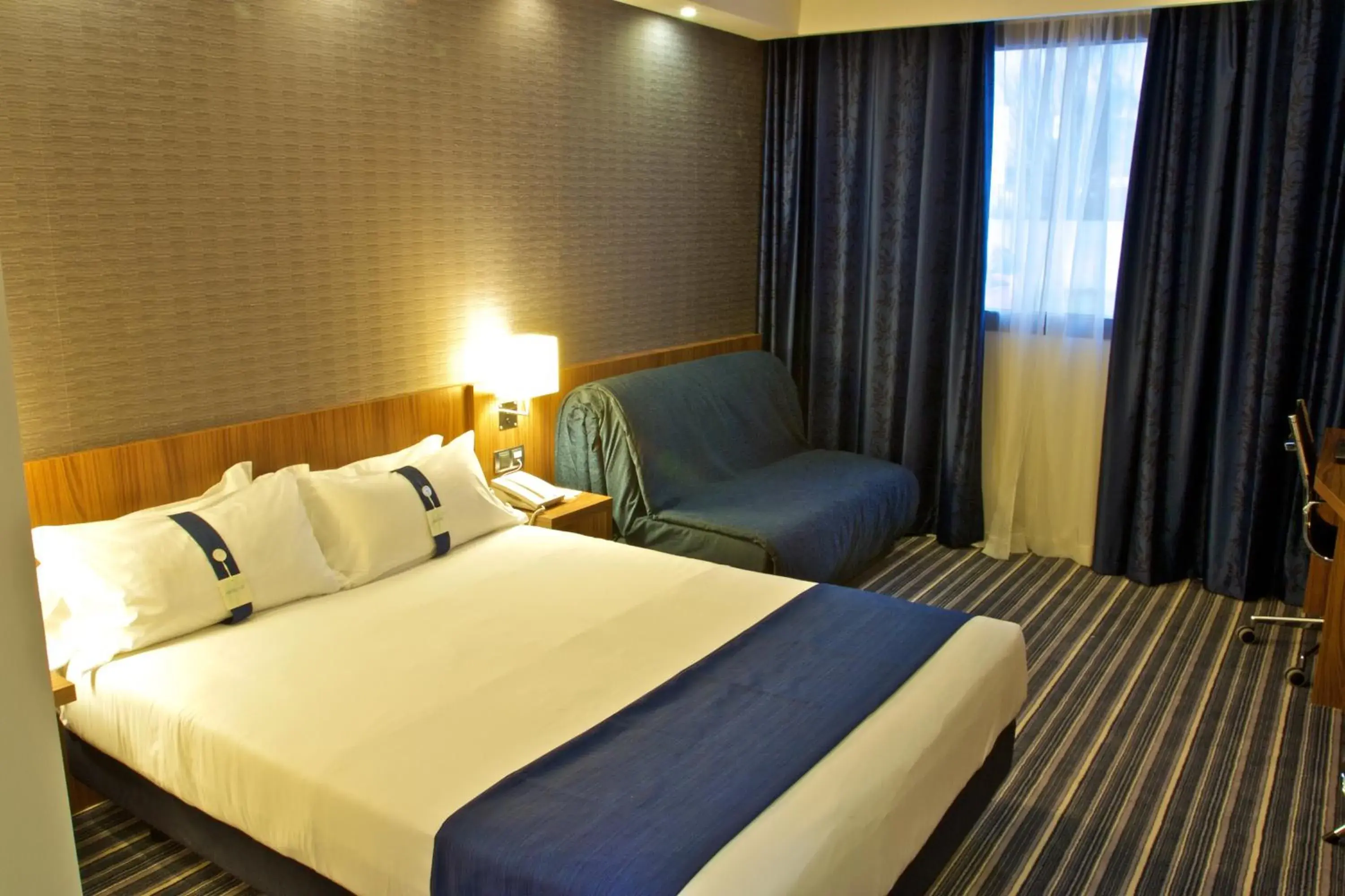 Bed in Holiday Inn Express Campo de Gibraltar-Barrios by IHG Bed in Holiday Inn Express Campo de Gibraltar-Barrios by IHG