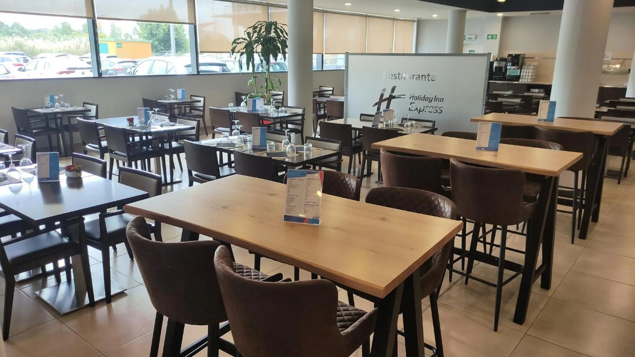 Restaurant/places to eat in Holiday Inn Express Campo de Gibraltar-Barrios by IHG