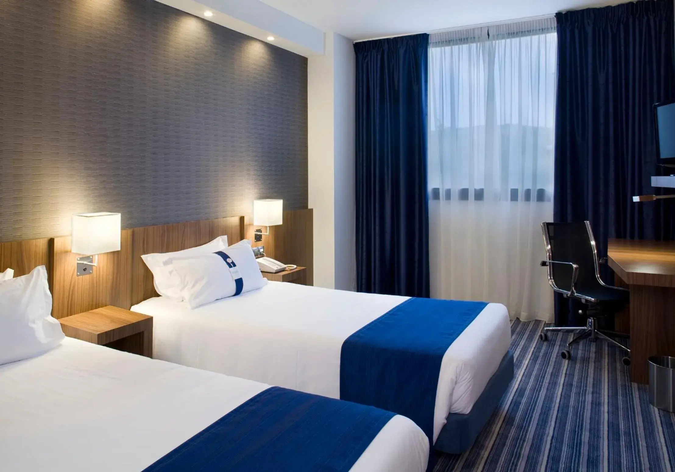 Bed in Holiday Inn Express Campo de Gibraltar-Barrios by IHG Bed in Holiday Inn Express Campo de Gibraltar-Barrios by IHG