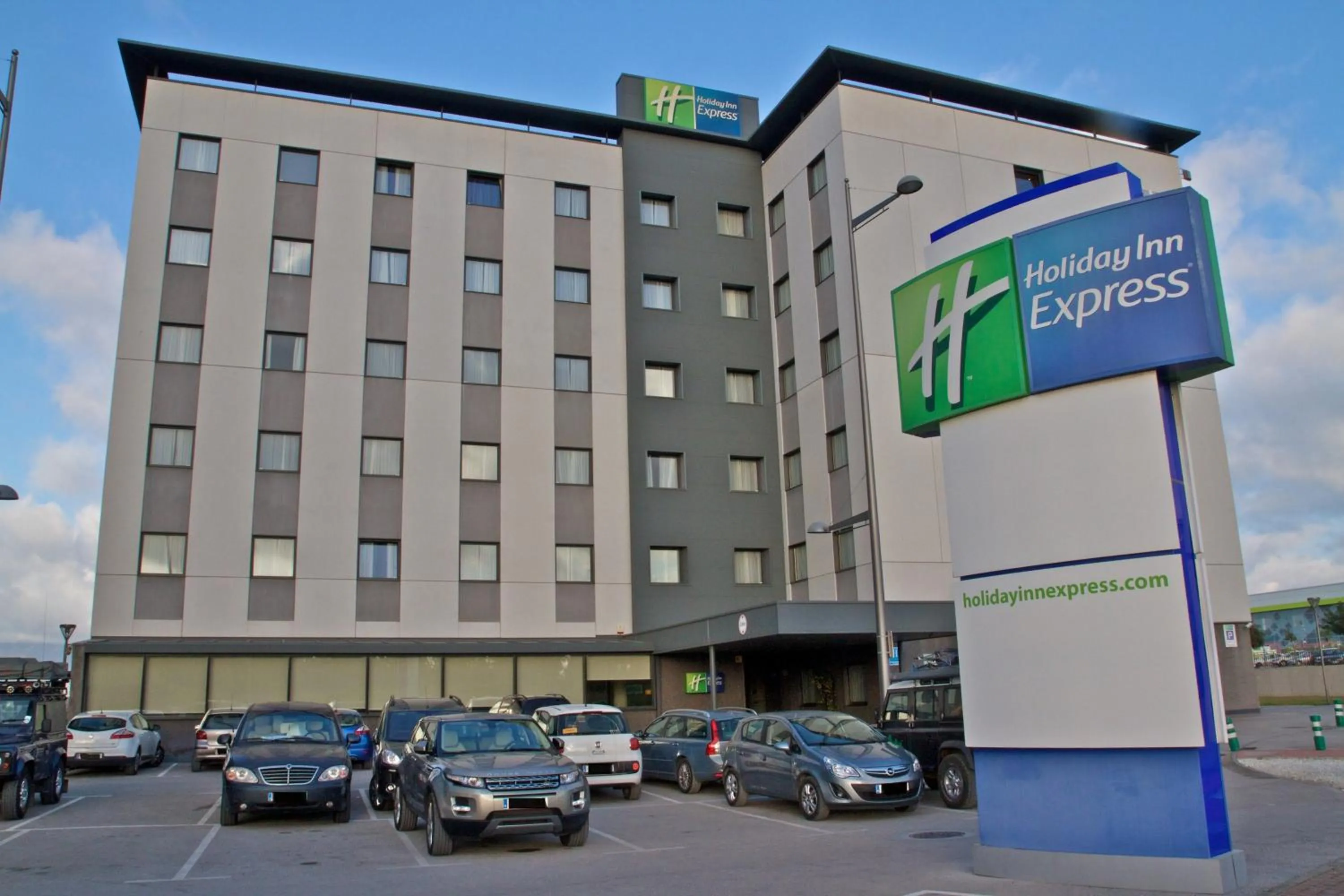 Property building in Holiday Inn Express Campo de Gibraltar-Barrios by IHG