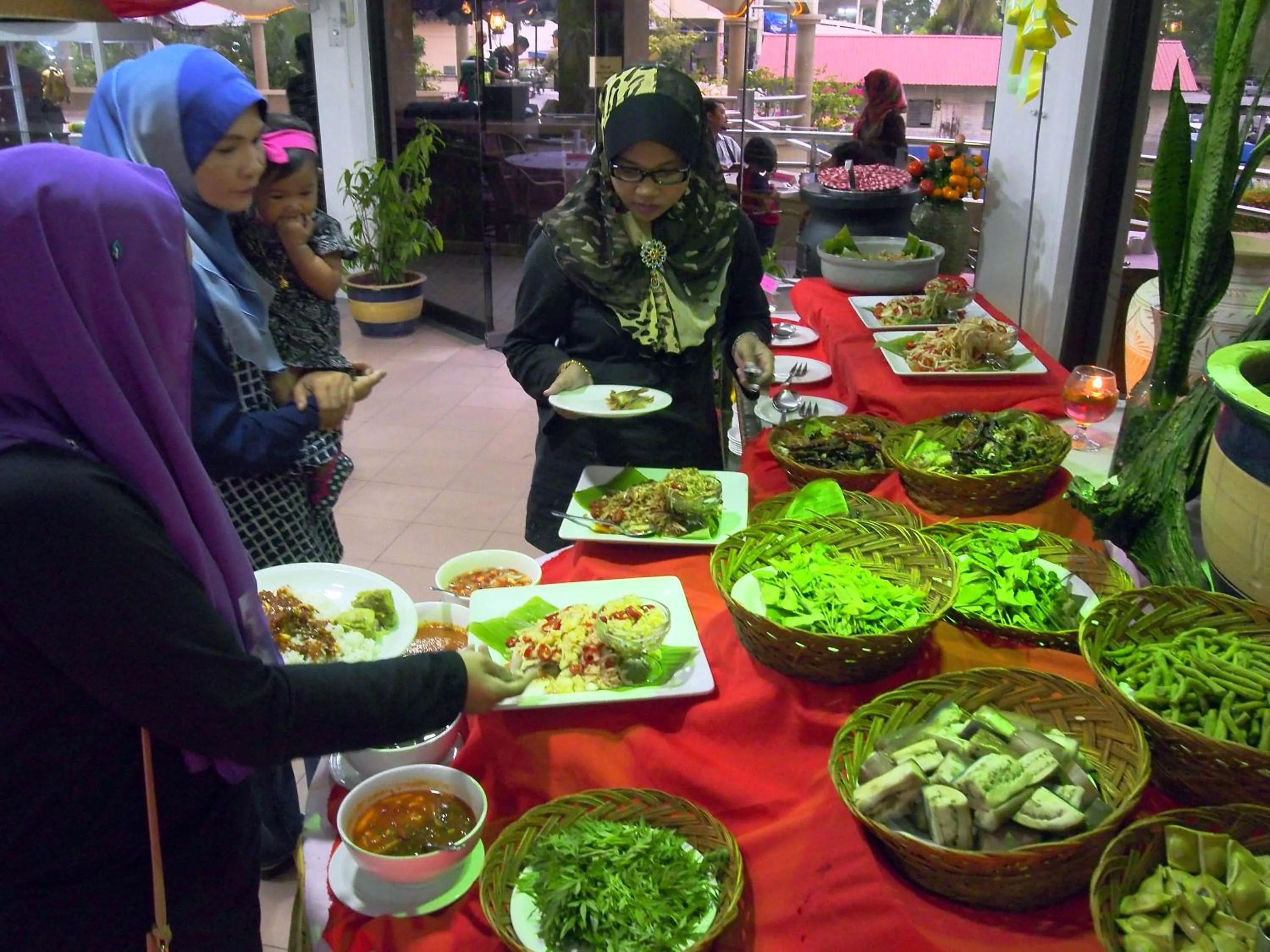 Restaurant/places to eat in Hotel Grand Continental Langkawi