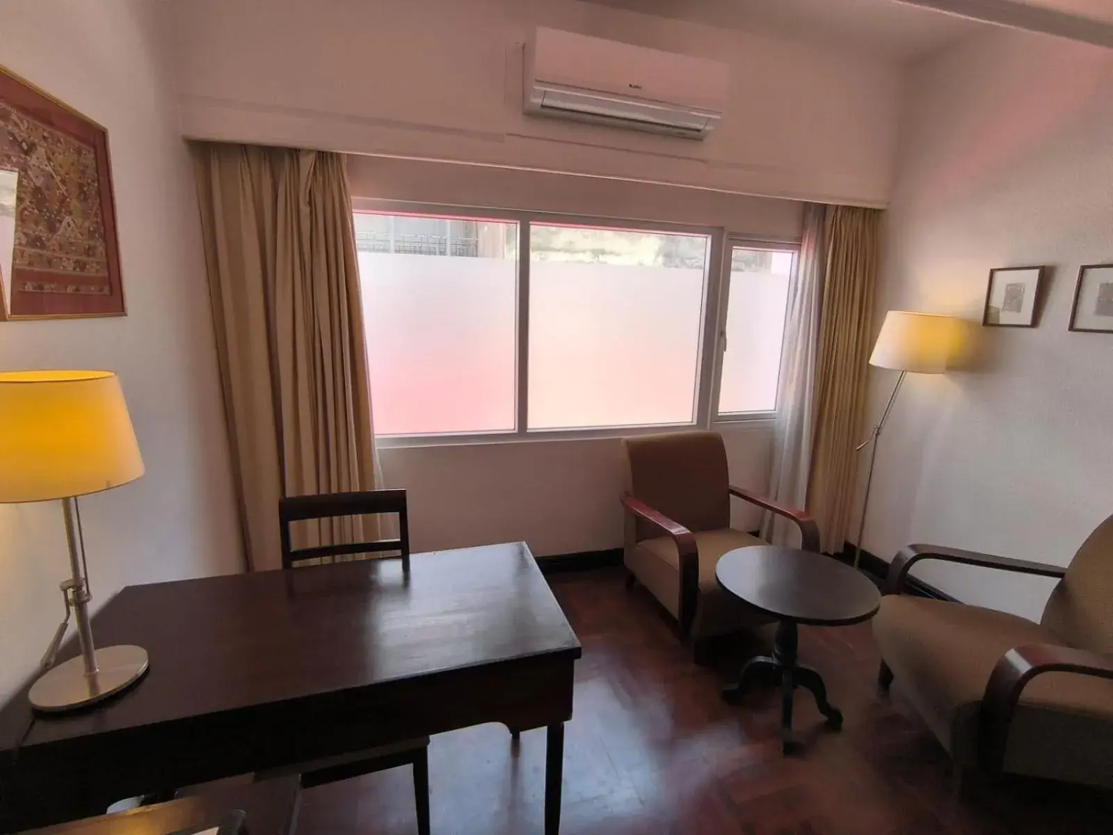 Superior Room with Twin Beds (30 sqm) in Le Charme Vientiane Hotel Superior Room with Twin Beds (30 sqm) in Le Charme Vientiane Hotel