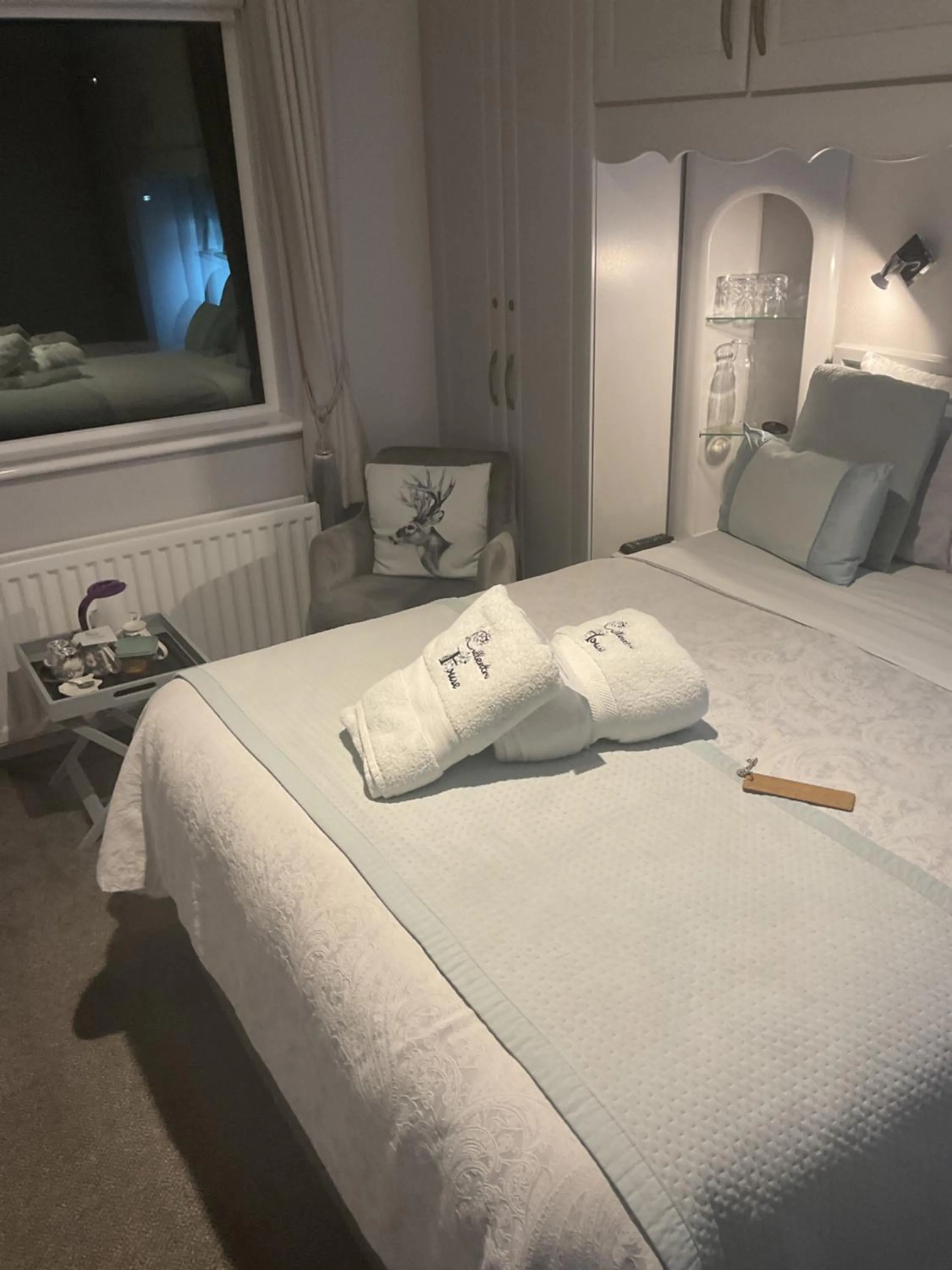 Bedroom, Bed in Cullentra House