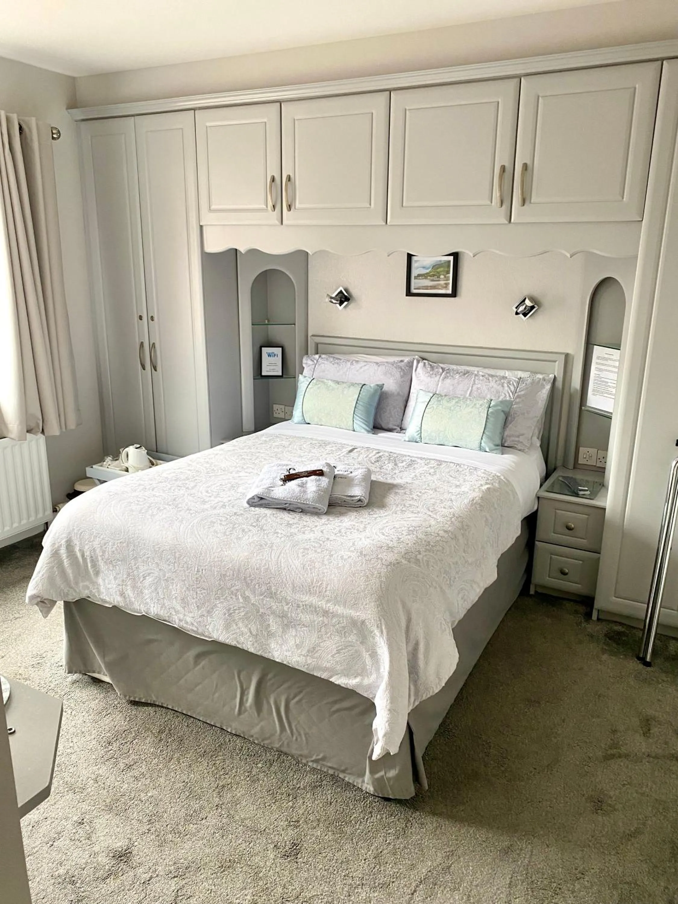 Bedroom, Bed in Cullentra House