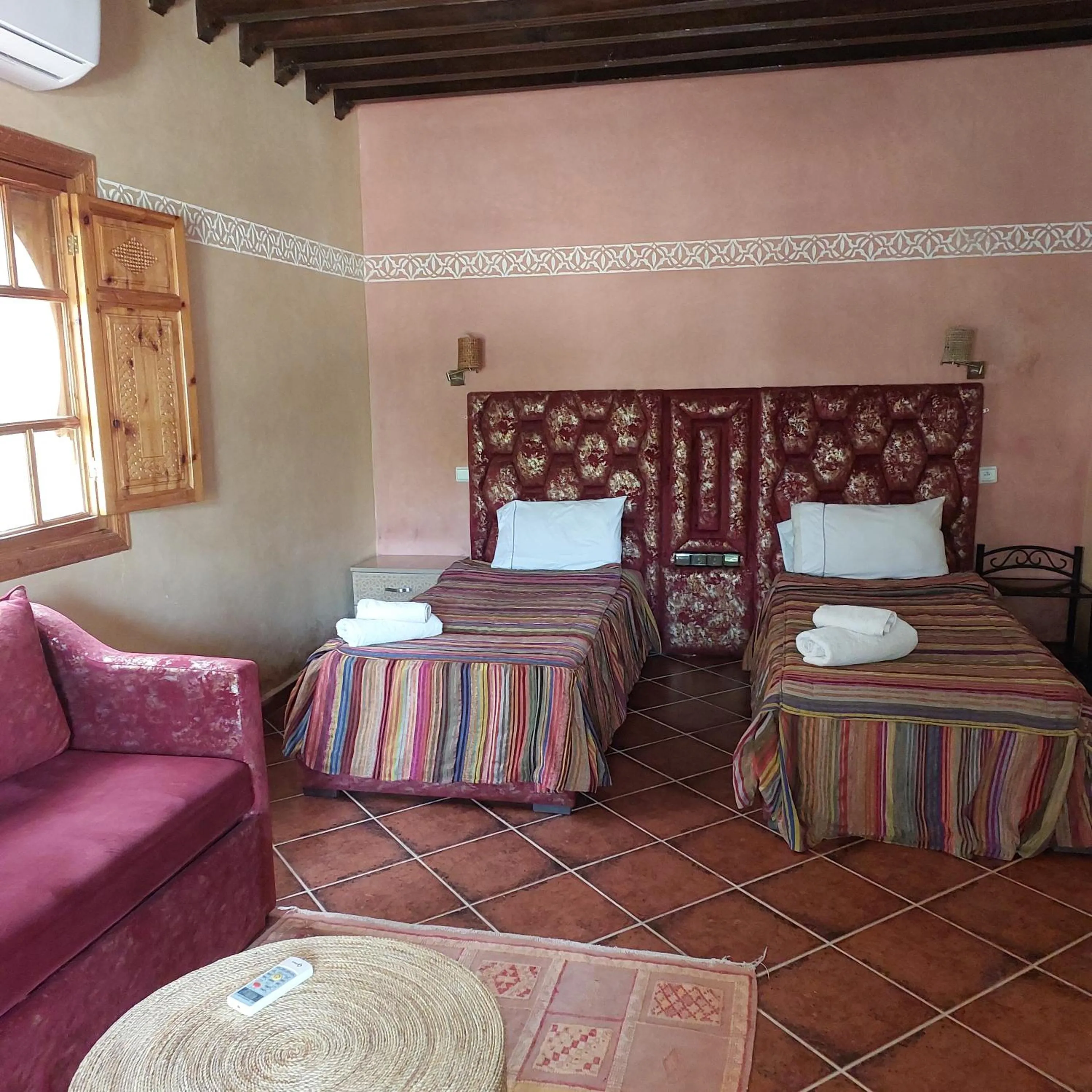 Bedroom, Bed in Chez Mamouchthka