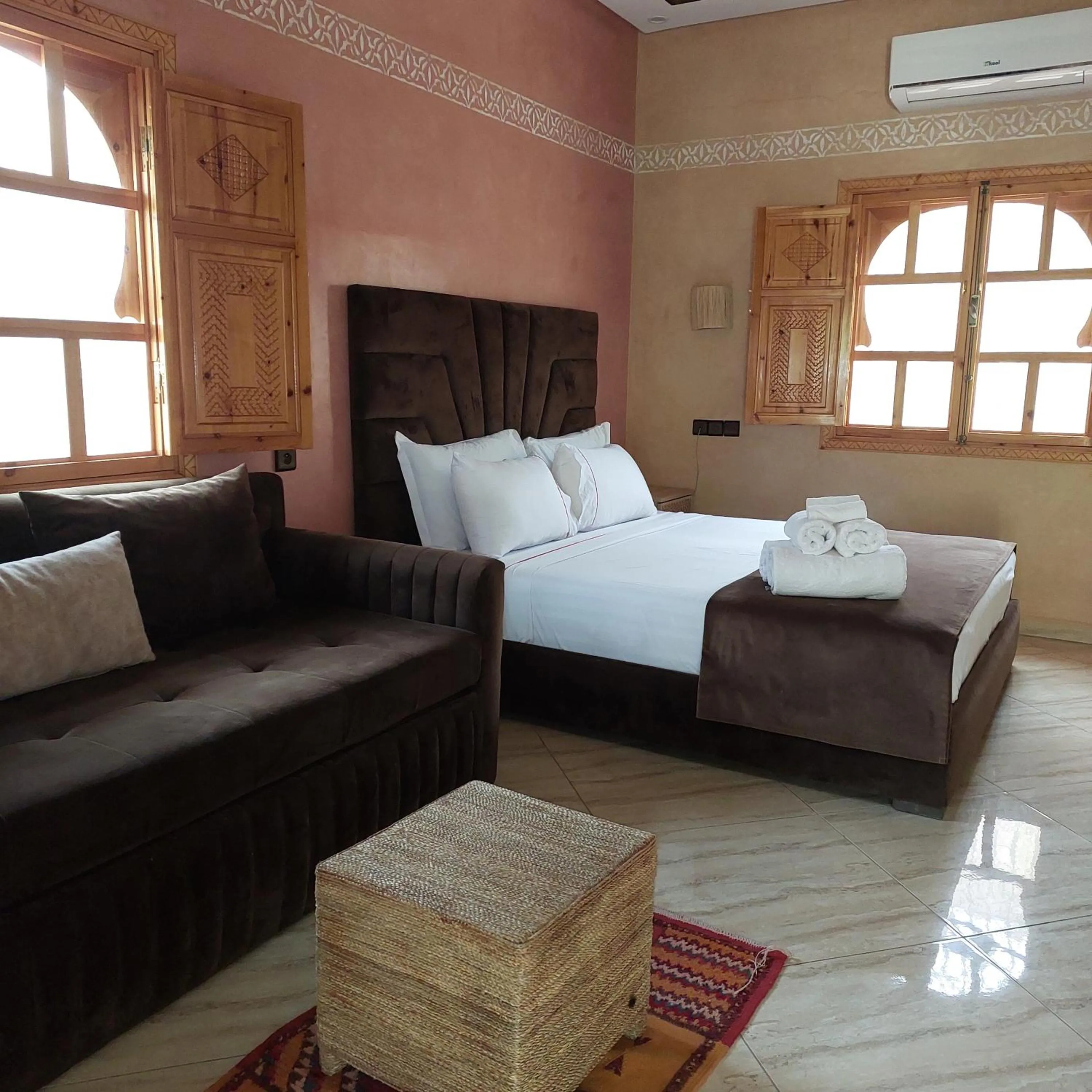 Bedroom, Bed in Chez Mamouchthka