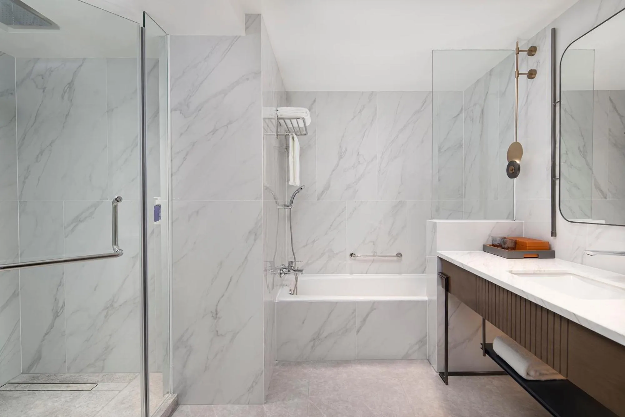 Bathroom in voco Changzhou Fudu