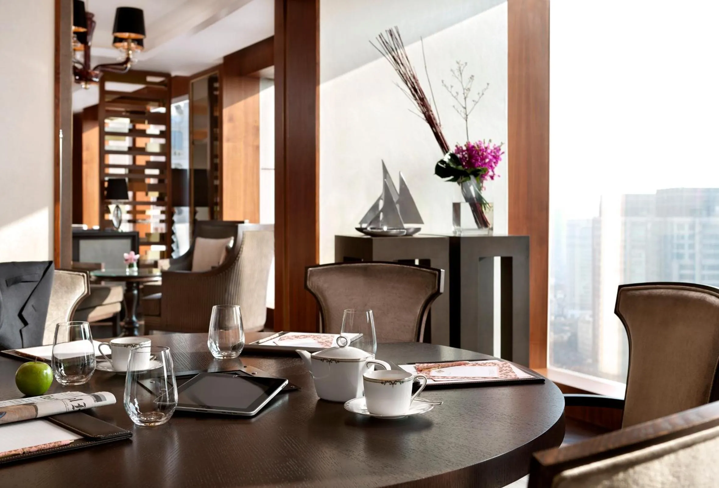 Lounge or bar in The Langham, Shanghai, Xintiandi