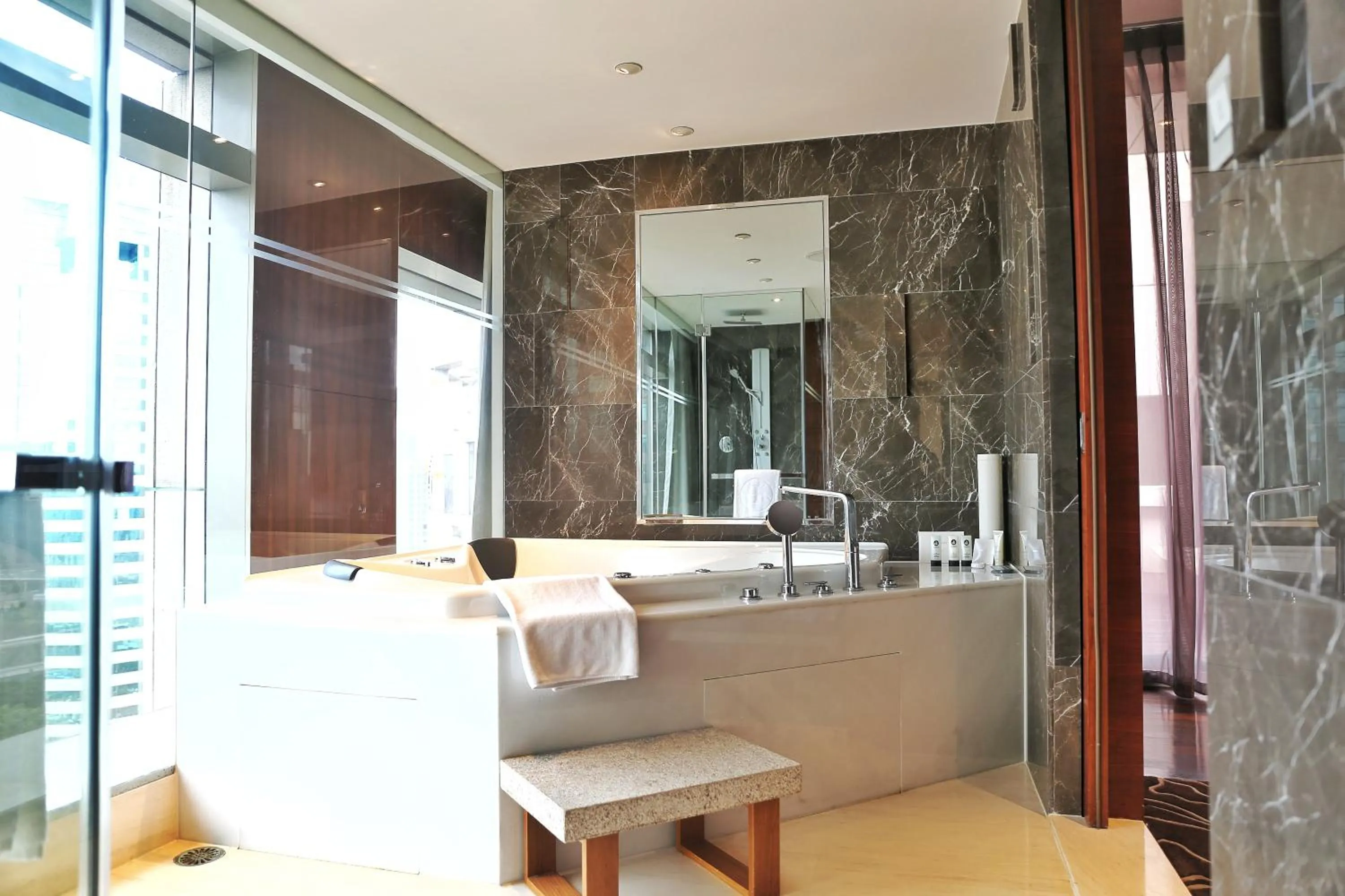 The Langham, Shanghai, Xintiandi