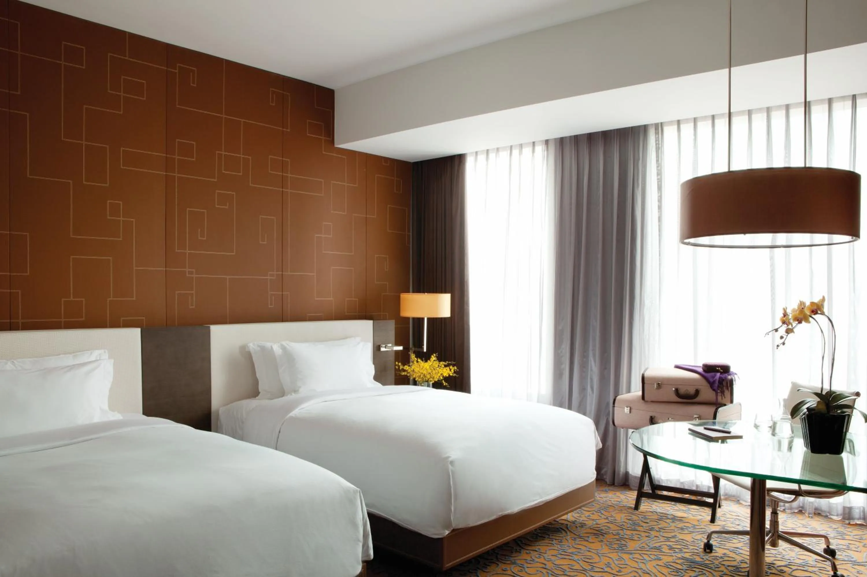 Bed in The Langham, Shanghai, Xintiandi