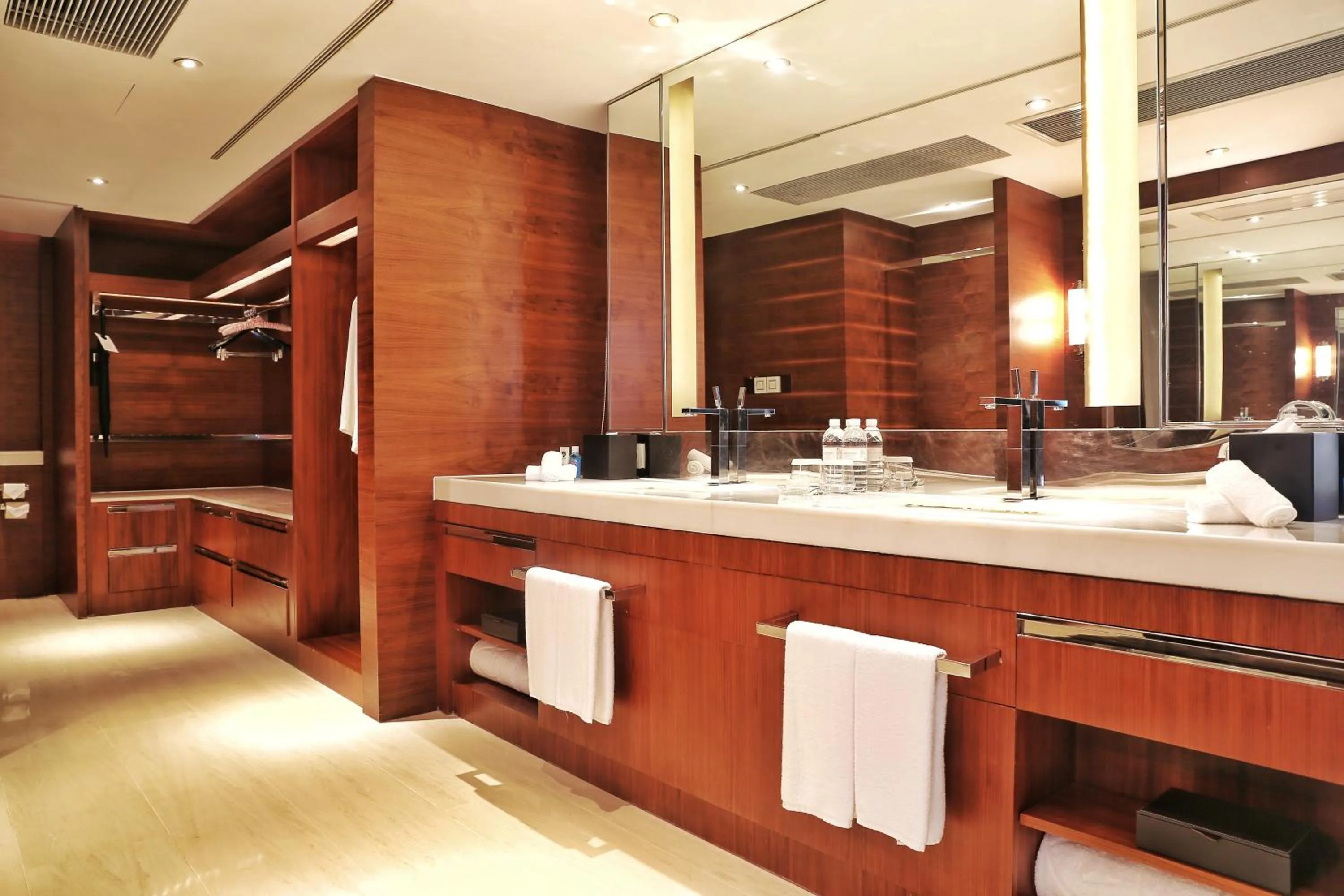 The Langham, Shanghai, Xintiandi