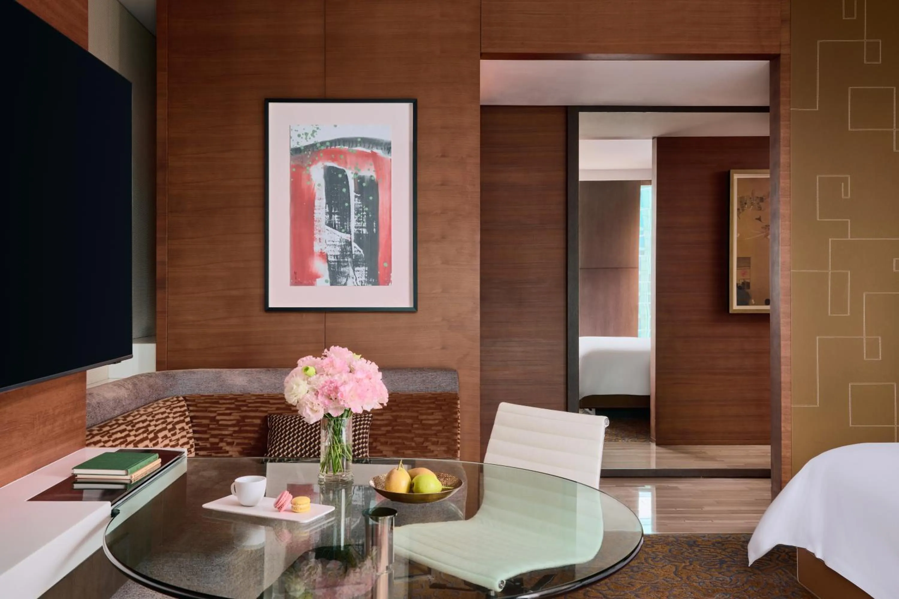 Bed in The Langham, Shanghai, Xintiandi