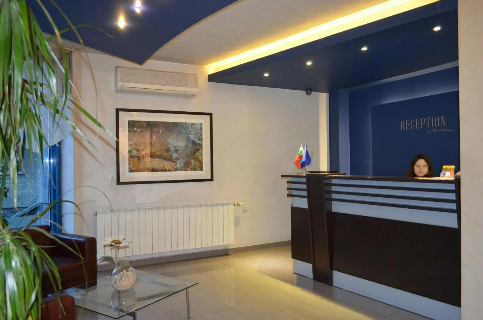 Riverside Family Hotel