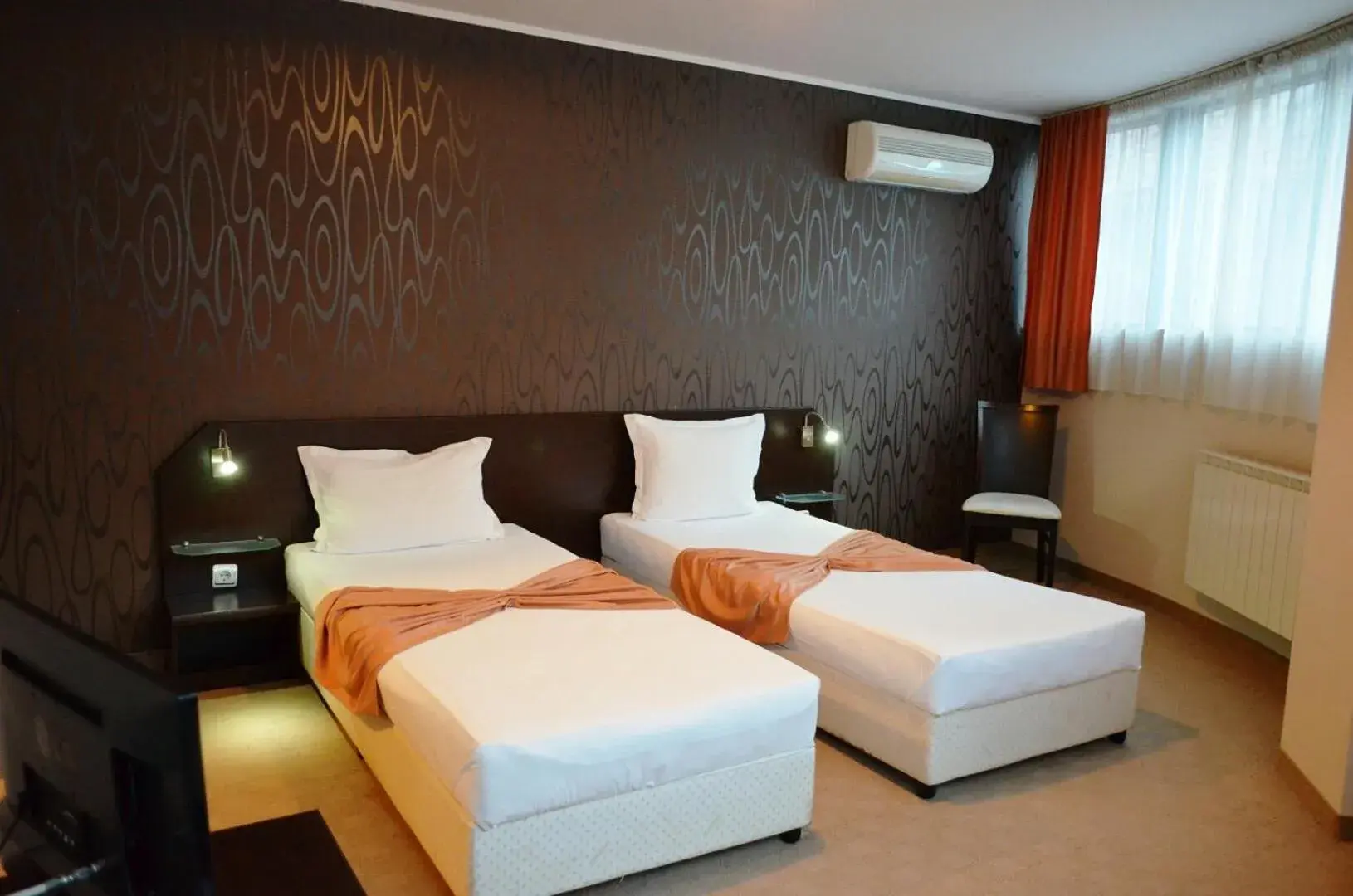 Single Room in Riverside Family Hotel Single Room in Riverside Family Hotel