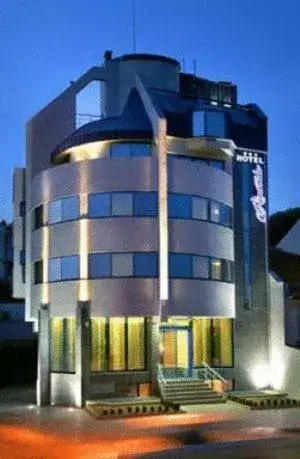 Riverside Family Hotel Riverside Family Hotel