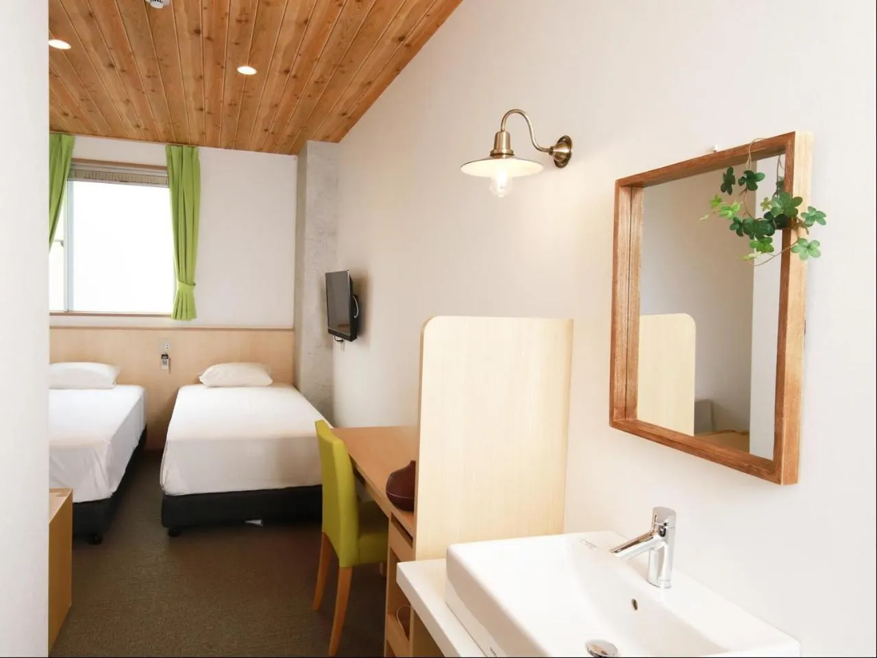 Living room, Bathroom in Hiroshima Peace Hotel