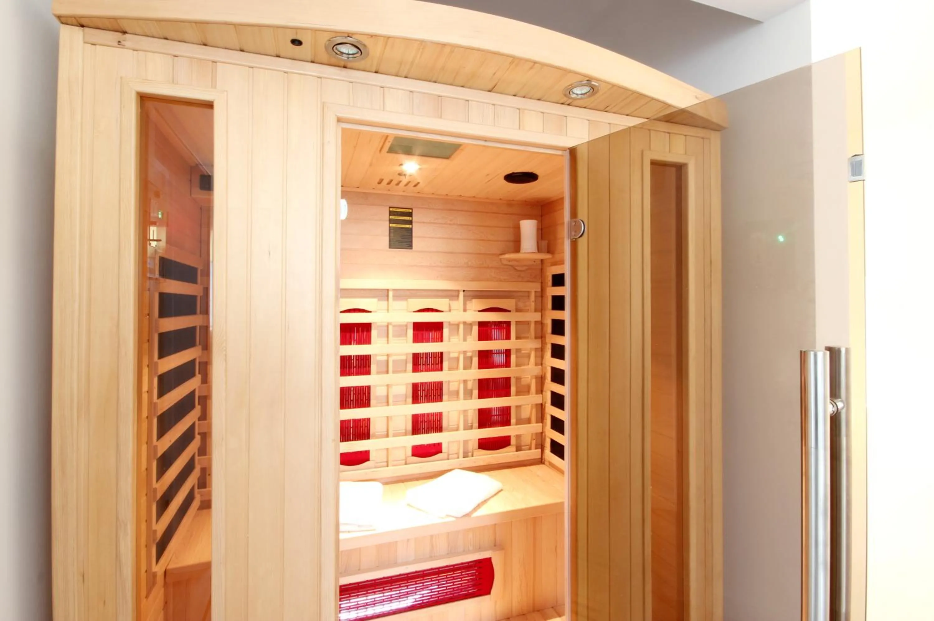 Sauna, Bed in Villa Südstrandperle by Rujana