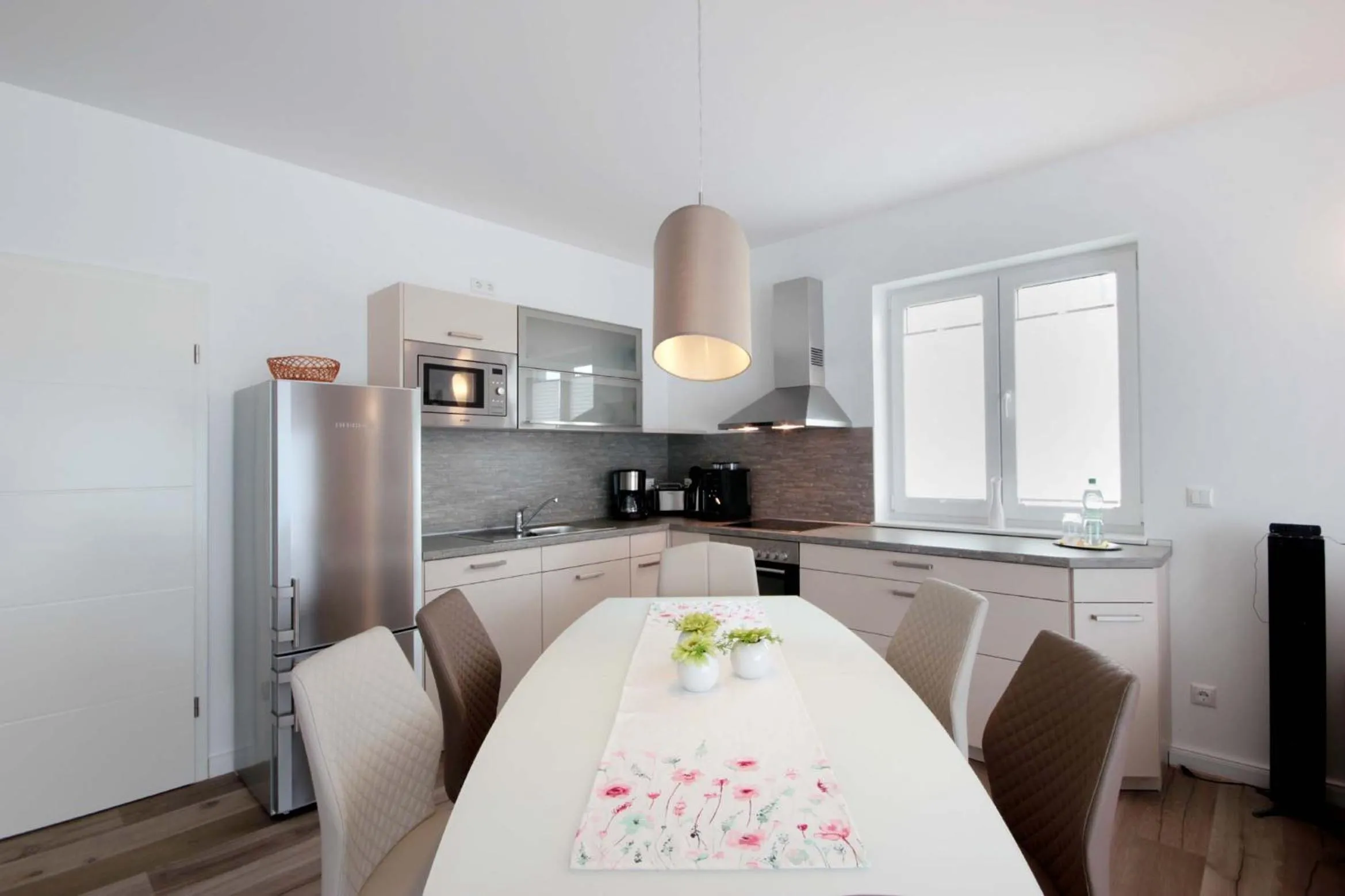 Kitchen or kitchenette in Villa Südstrandperle by Rujana