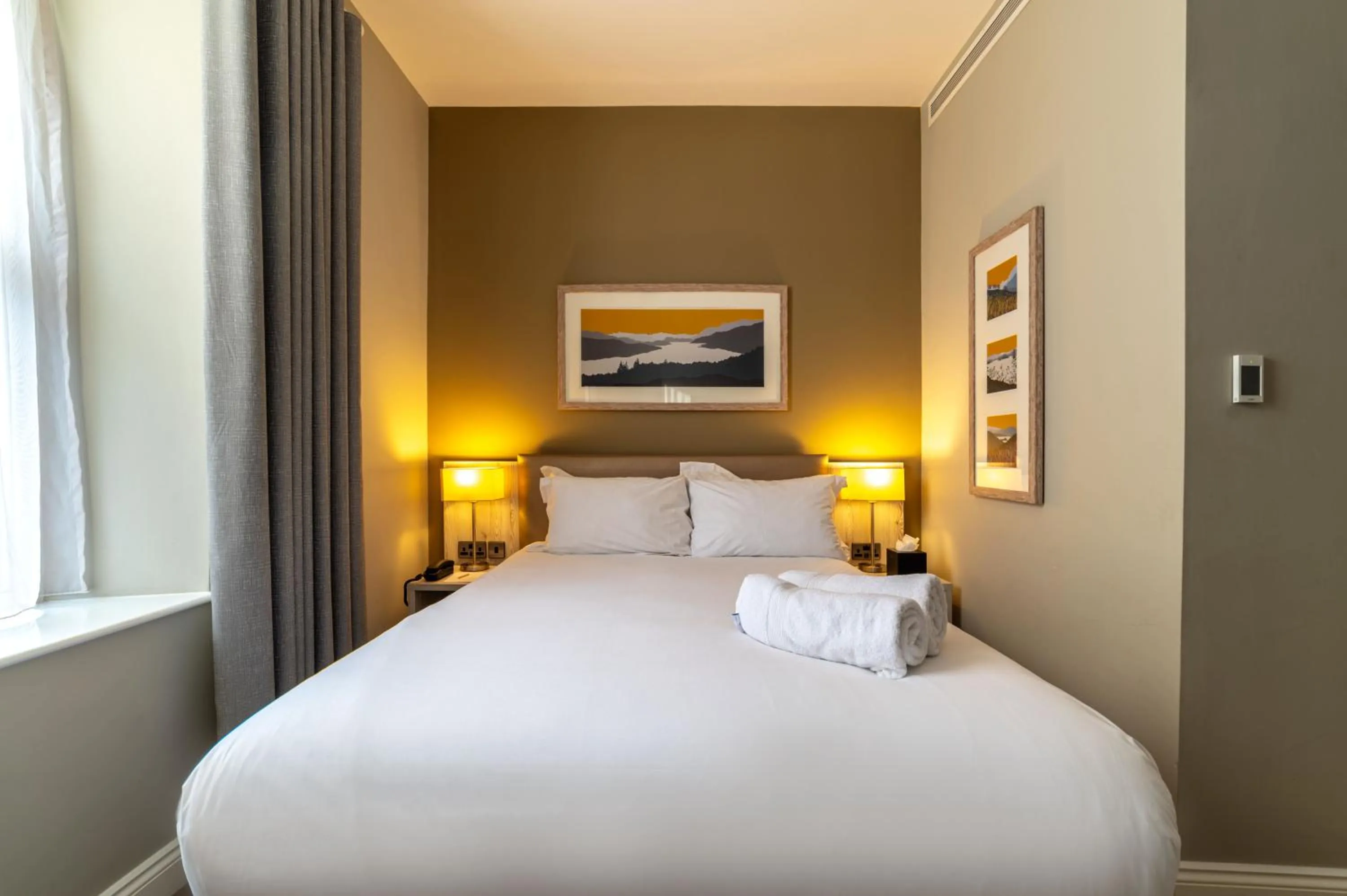 Photo of the whole room, Bed in The Ro Hotel Windermere