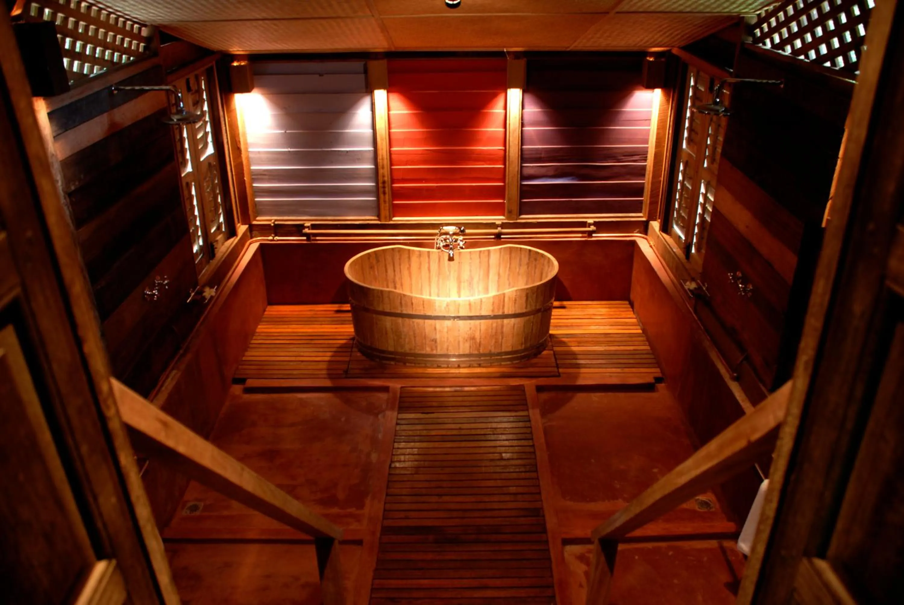 Bathroom in Bon Ton Antique Wooden Villas