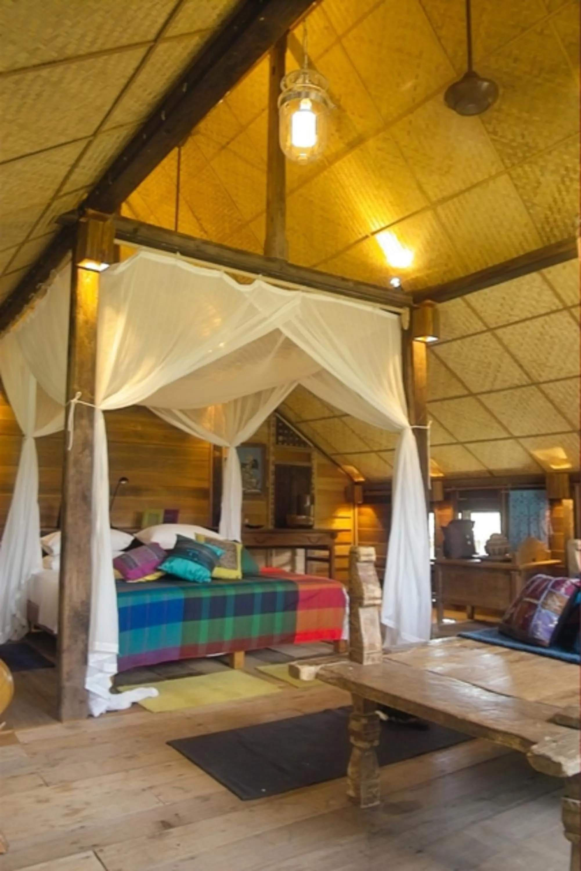 Bed in Bon Ton Antique Wooden Villas