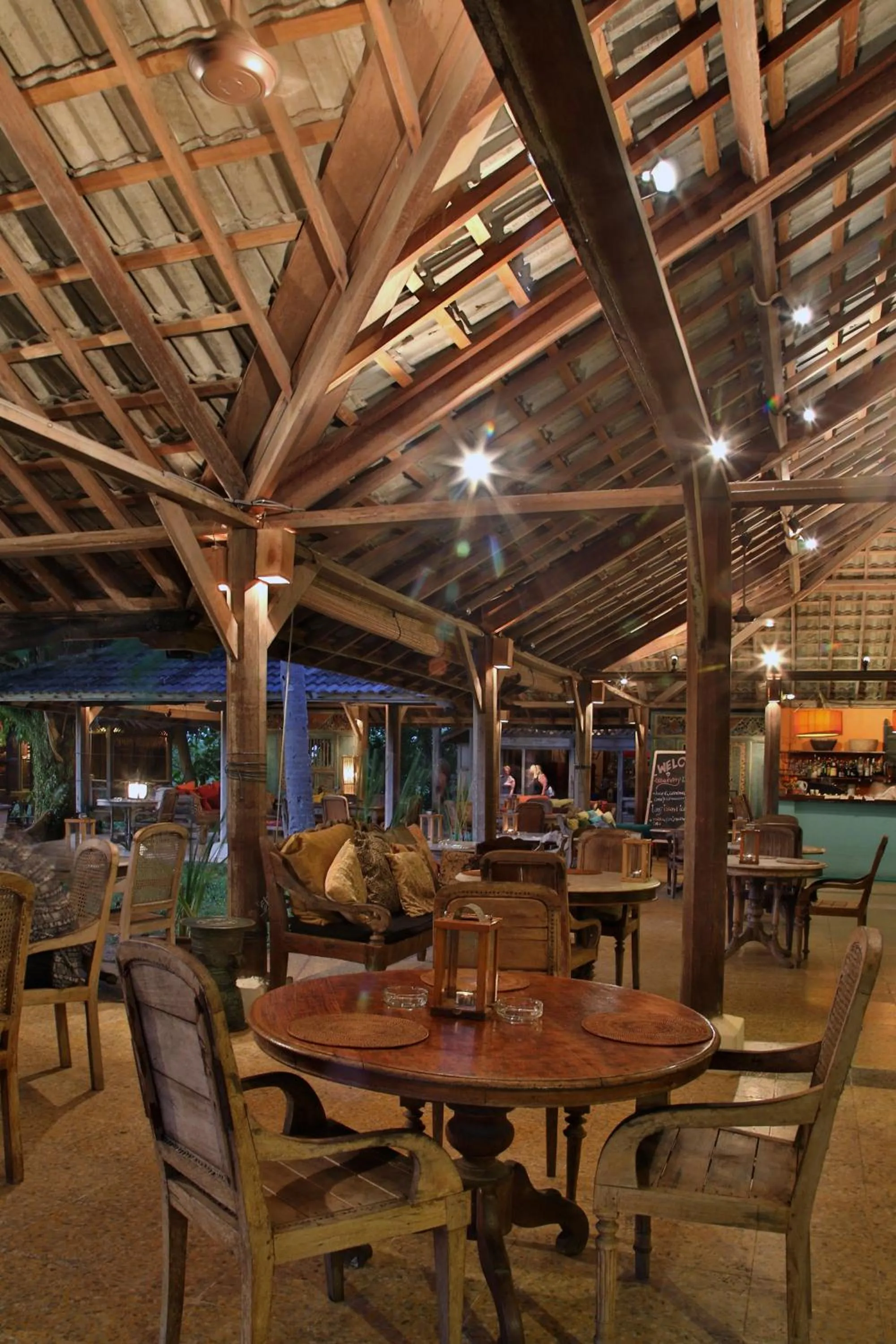 Restaurant/places to eat in Bon Ton Antique Wooden Villas