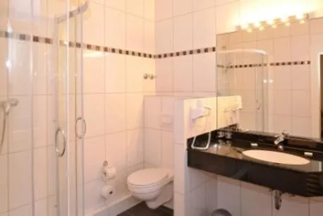 Bathroom in Hotel Schmidt