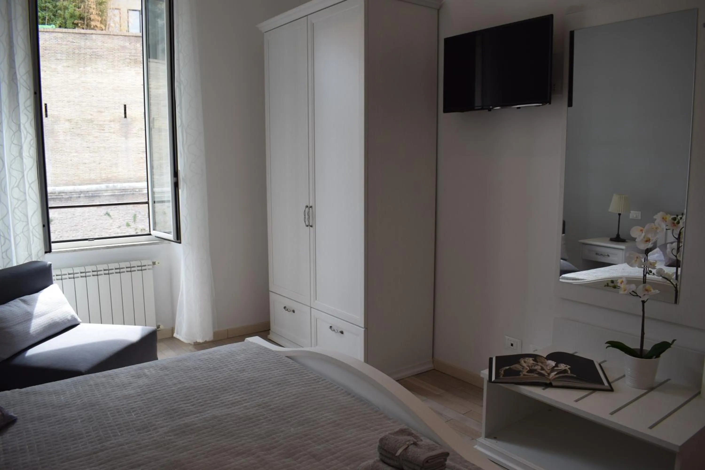 City view, Bed in My Bed Vatican Museum