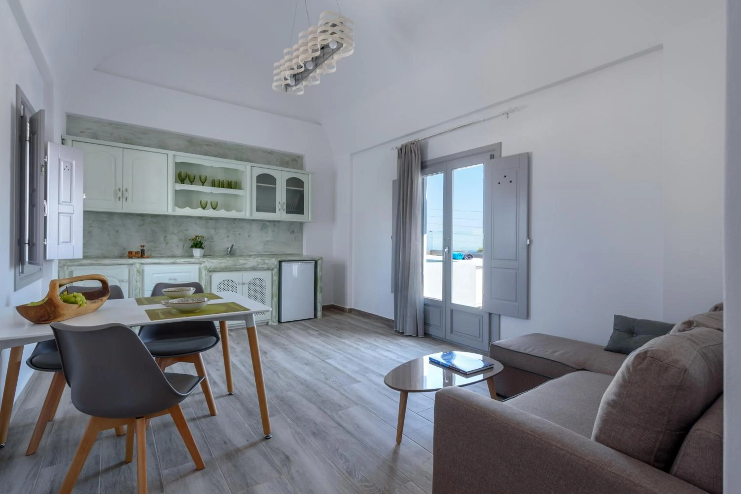 Kitchen or kitchenette in Ikies Santo Filoxenia Apartments