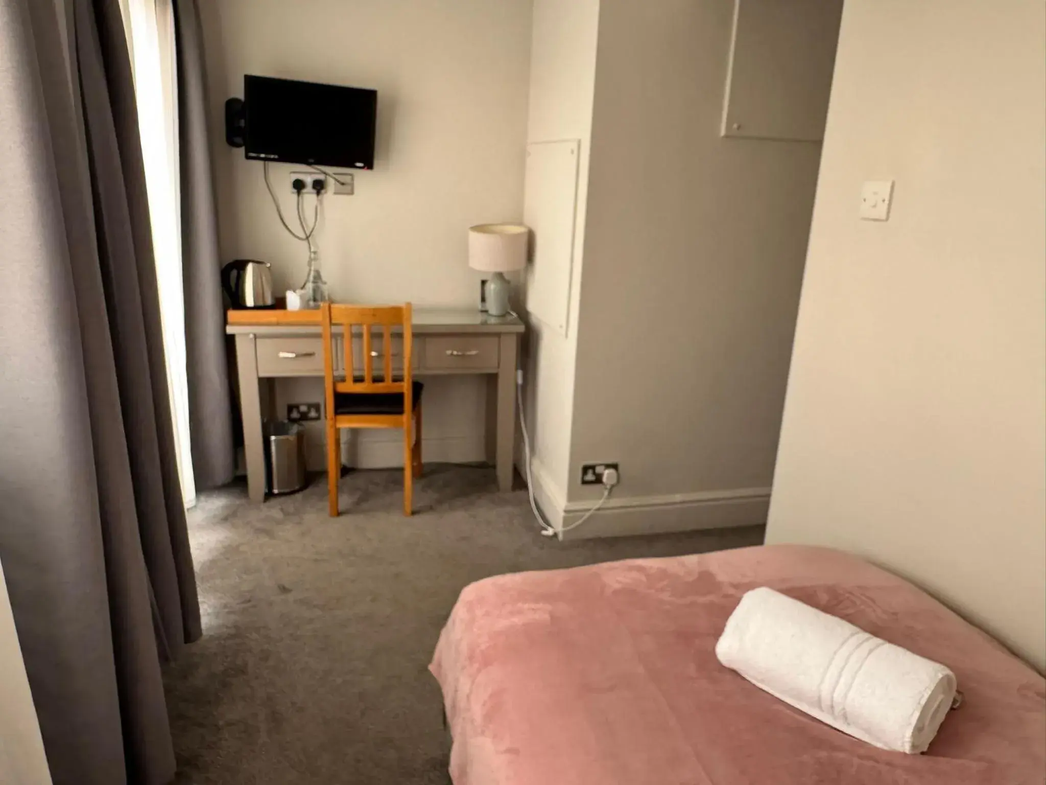 Bedroom, Bed in Regency House Bedroom, Bed in Regency House