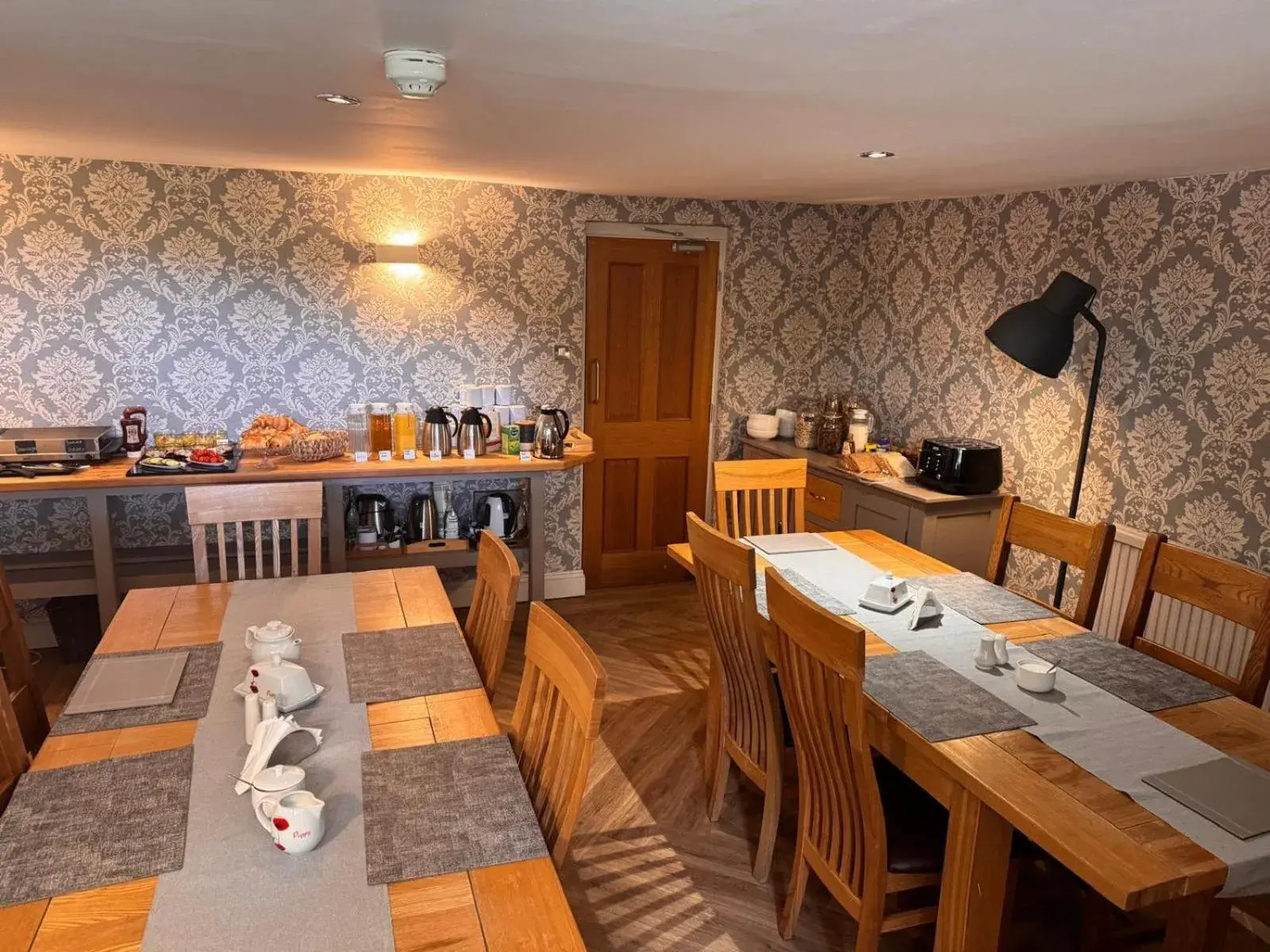 Breakfast in Regency House Breakfast in Regency House