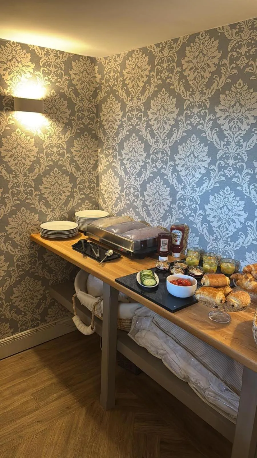 Breakfast in Regency House