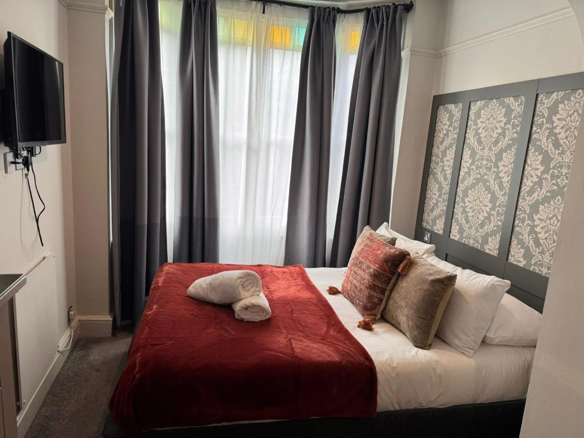 Bedroom, Bed in Regency House