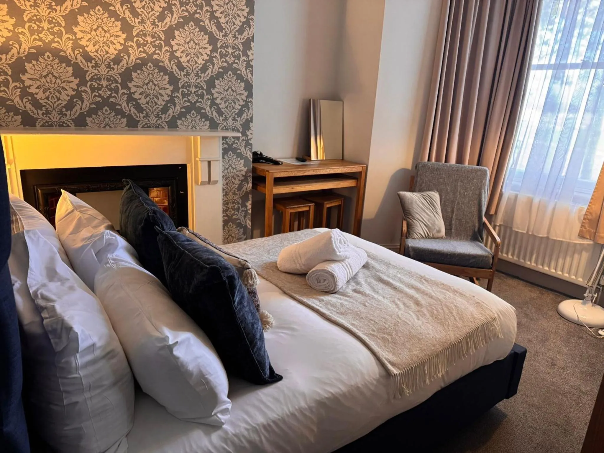 Bedroom, Bed in Regency House