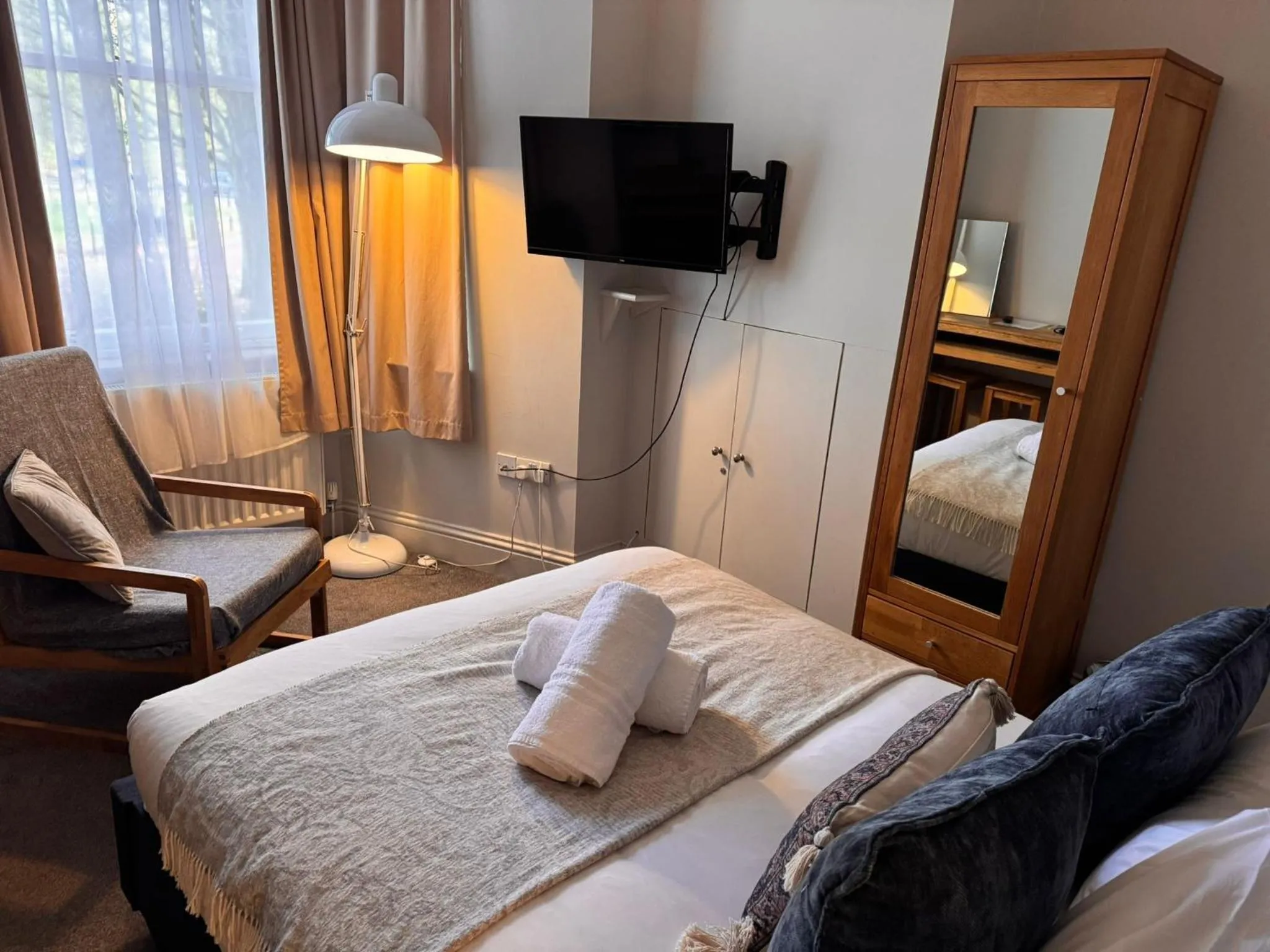 Bedroom, Bed in Regency House