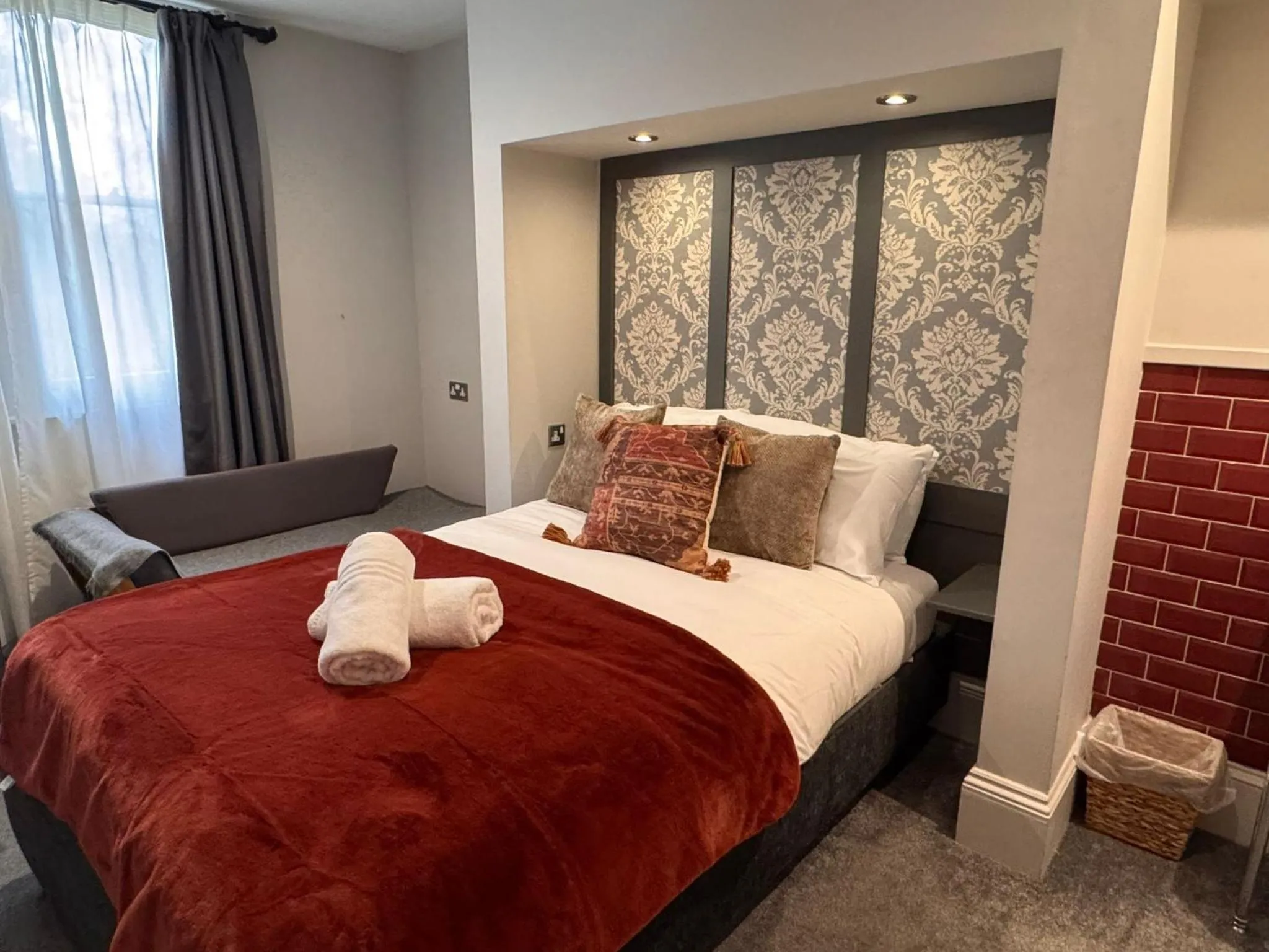 Bedroom, Bed in Regency House